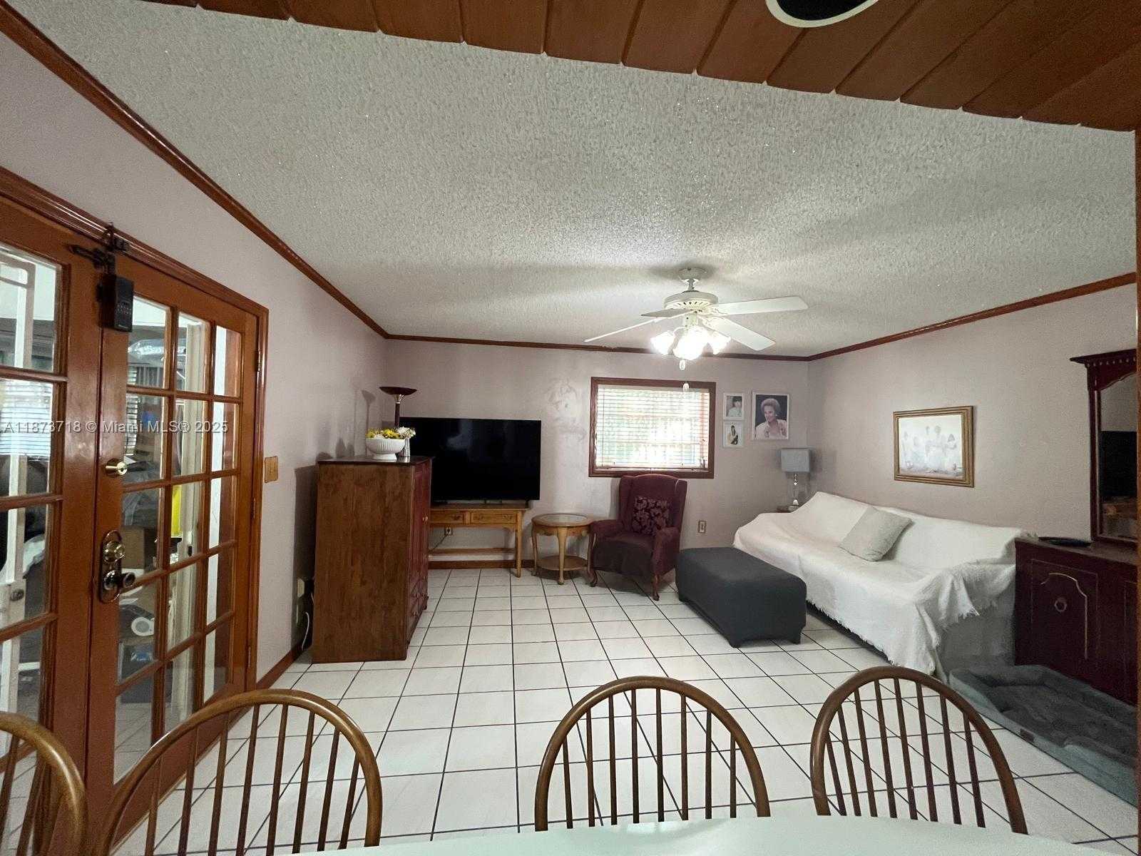 Small Image of 3591 SOUTH WEST 17TH ST #3591, Miami Number 6