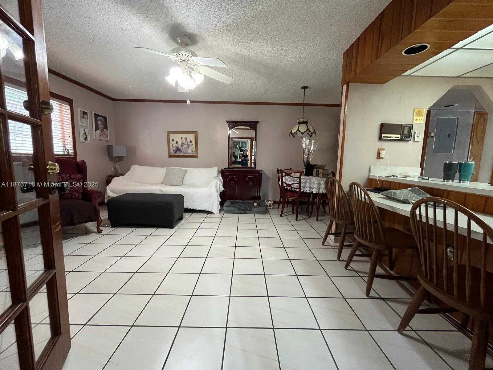 Small Image of 3591 SOUTH WEST 17TH ST #3591, Miami Number 7
