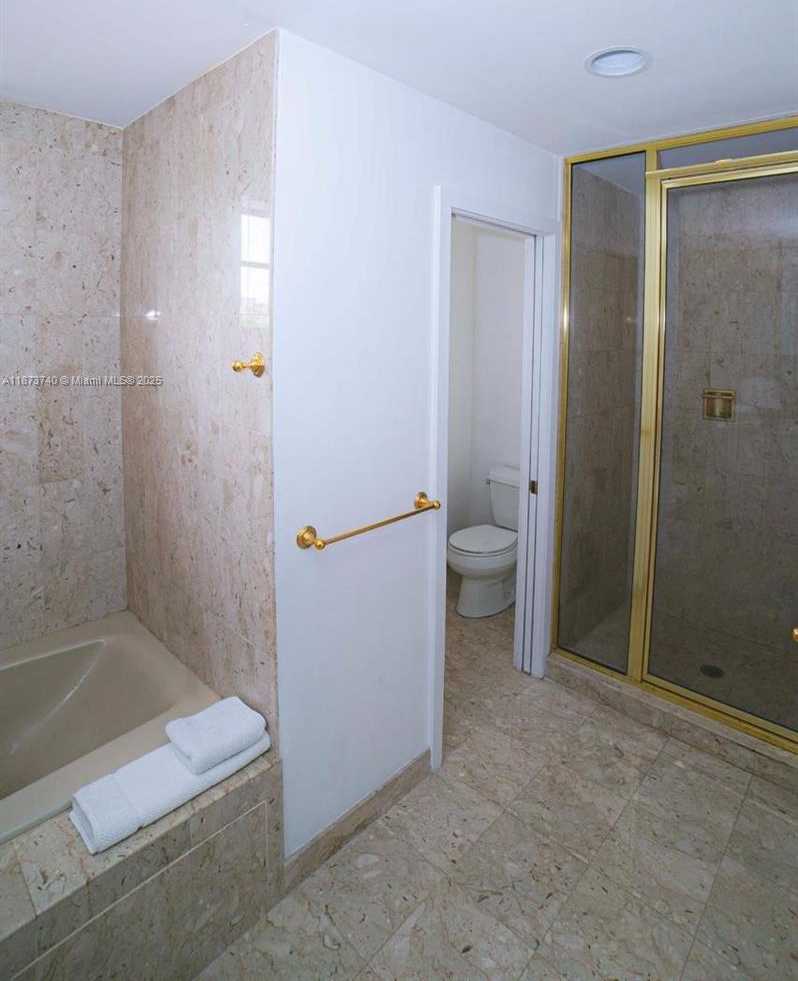 Small Image of 19237 FISHER ISLAND DR #19237, Miami Beach Number 14