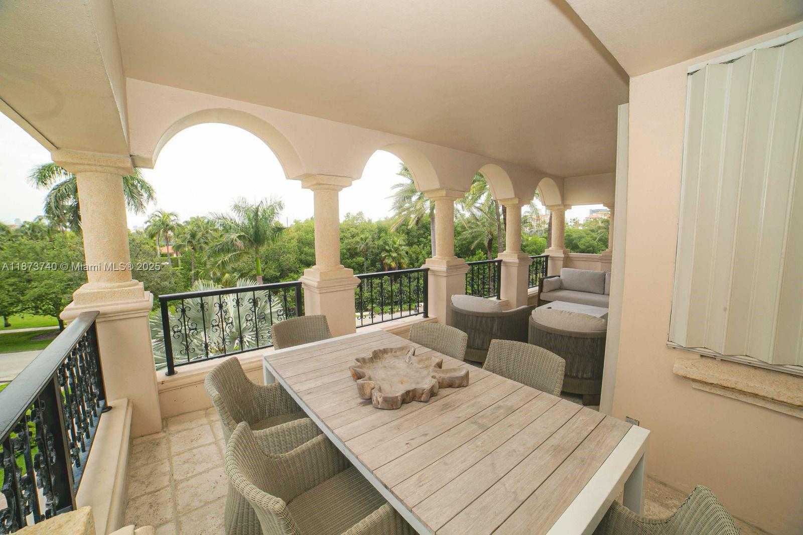Small Image of 19237 FISHER ISLAND DR #19237, Miami Beach Number 28