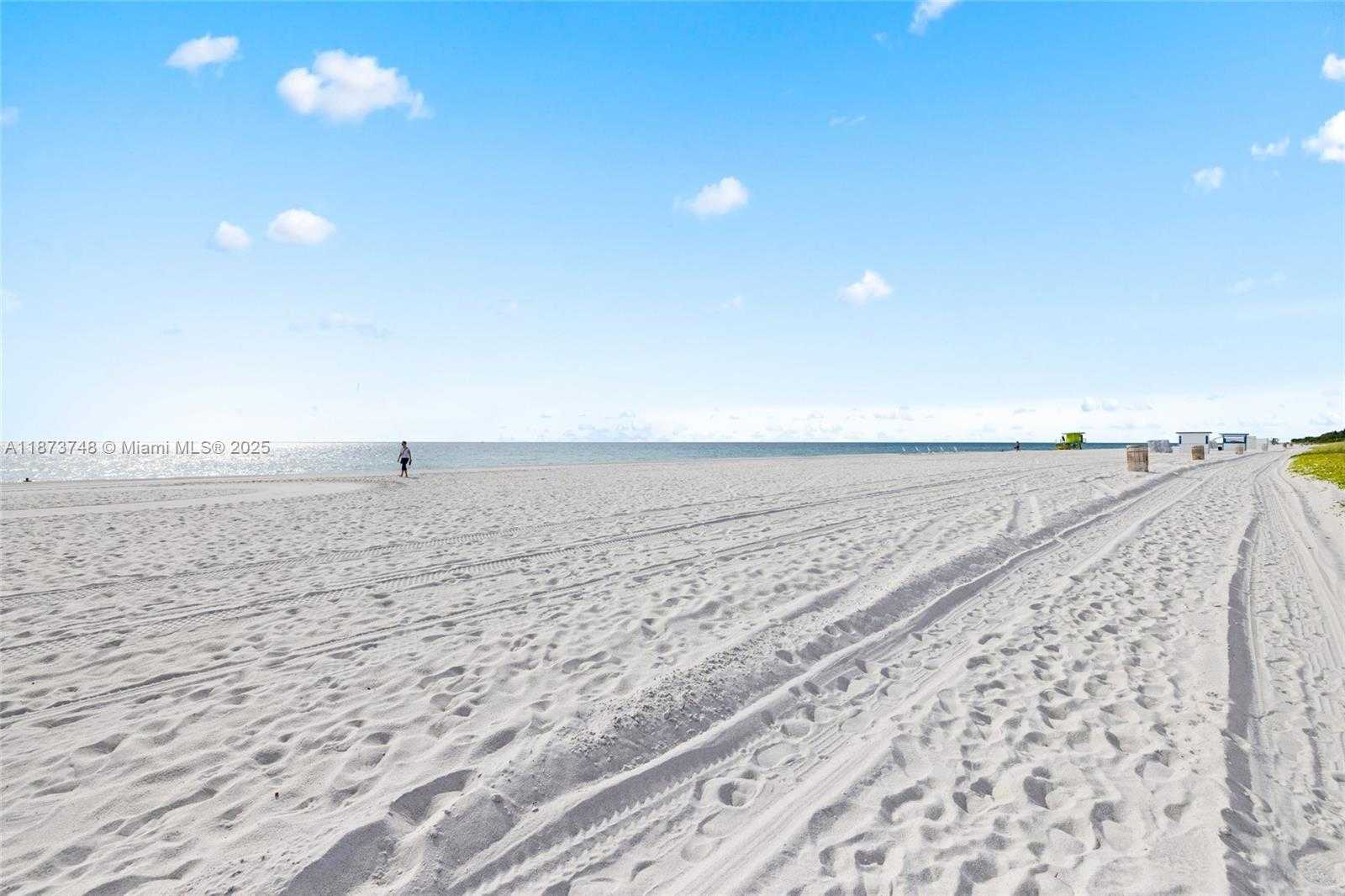 Small Image of 5825 COLLINS AVE #4A, Miami Beach Number 2