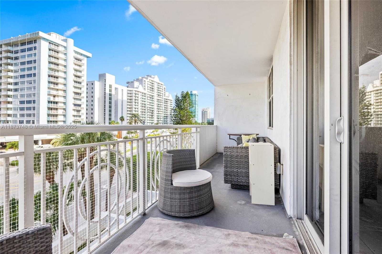 Small Image of 5825 COLLINS AVE #4A, Miami Beach Number 21