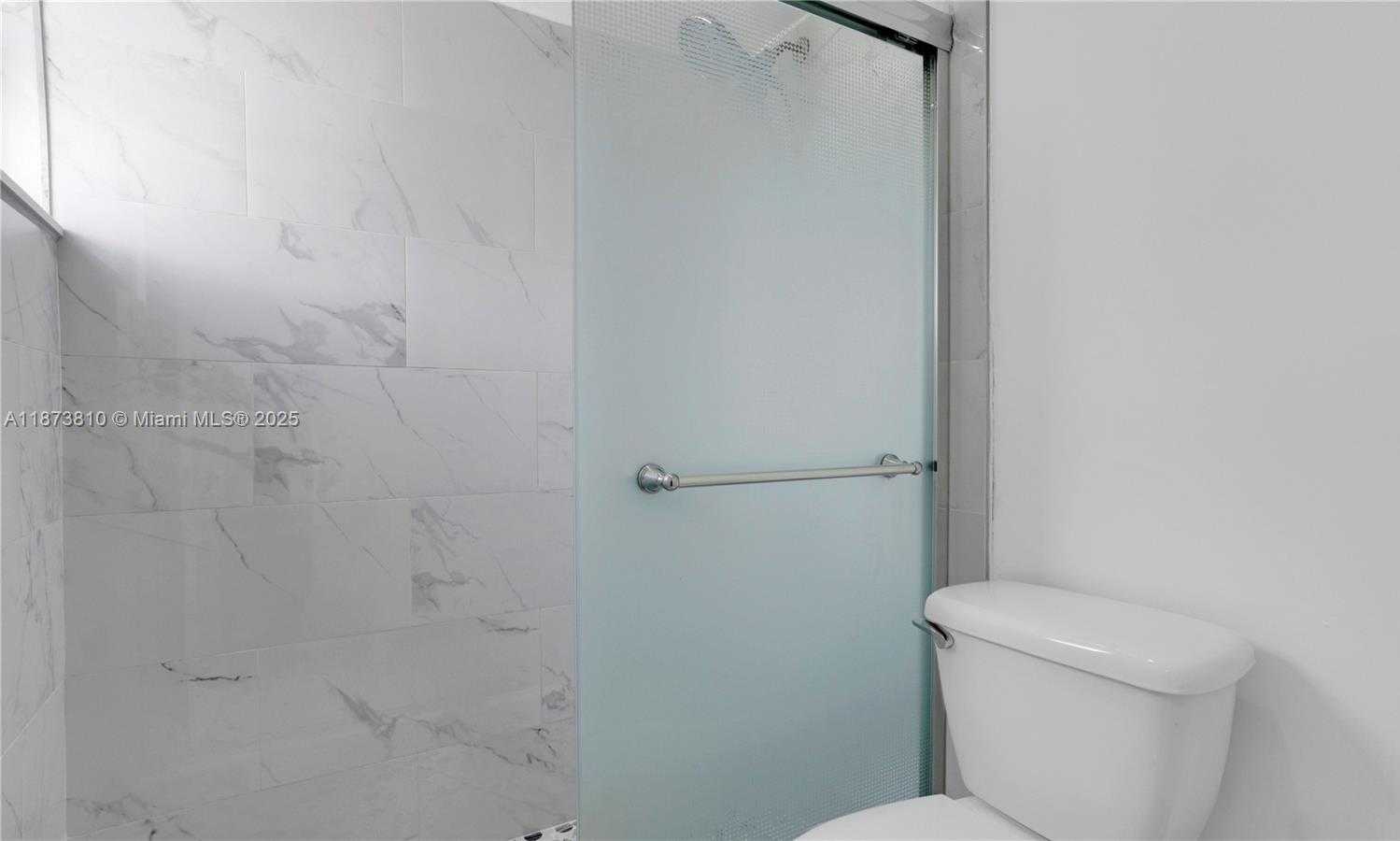 Small Image of 6460 NORTH WEST 170TH TER, Hialeah Number 36