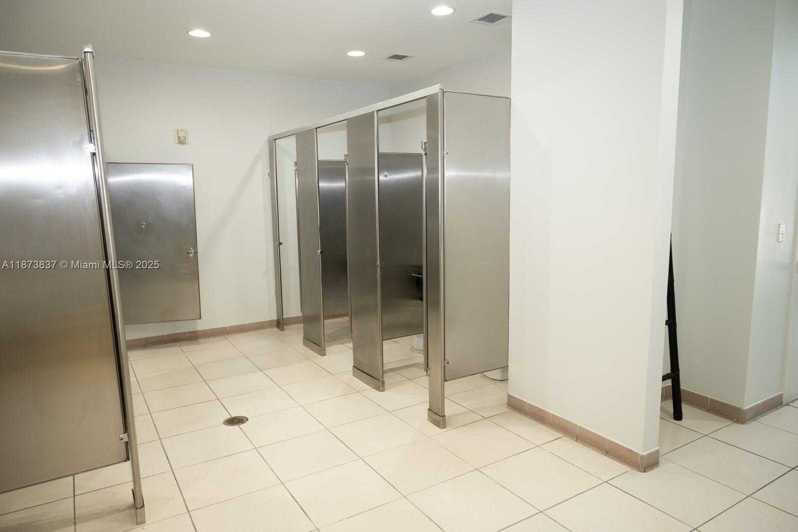 Small Image of 2775 NORTH EAST 187TH ST #PH24, Aventura Number 74