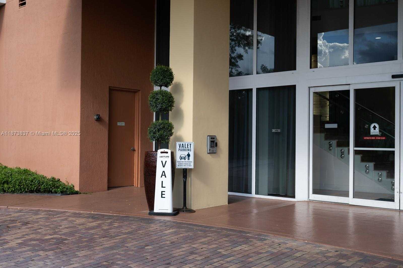 Small Image of 2775 NORTH EAST 187TH ST #PH24, Aventura Number 89