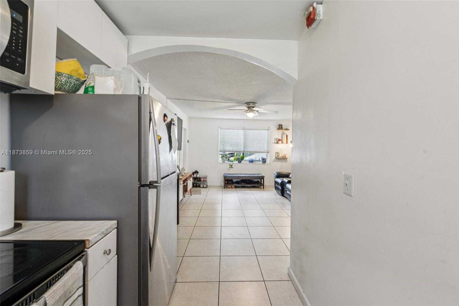 Small Image of 2210 TAYLOR ST #101, Hollywood Number 11