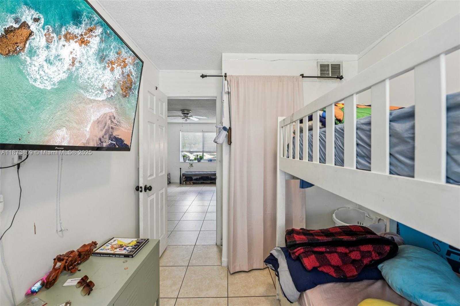 Small Image of 2210 TAYLOR ST #101, Hollywood Number 13