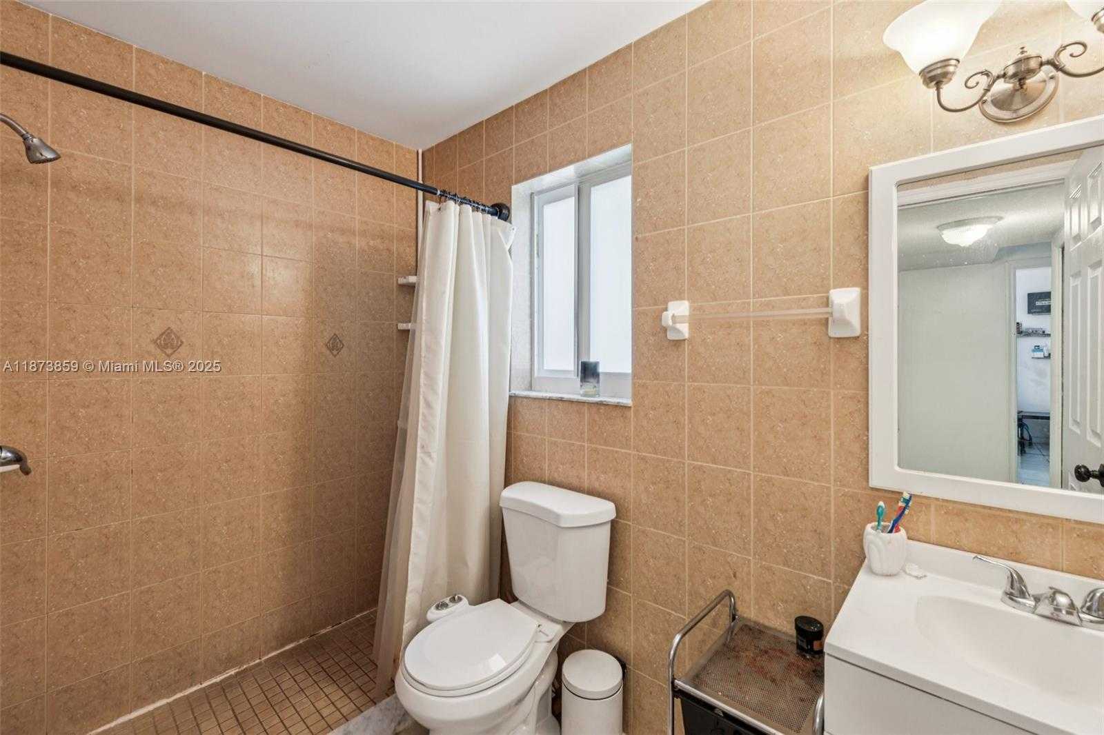 Small Image of 2210 TAYLOR ST #101, Hollywood Number 18
