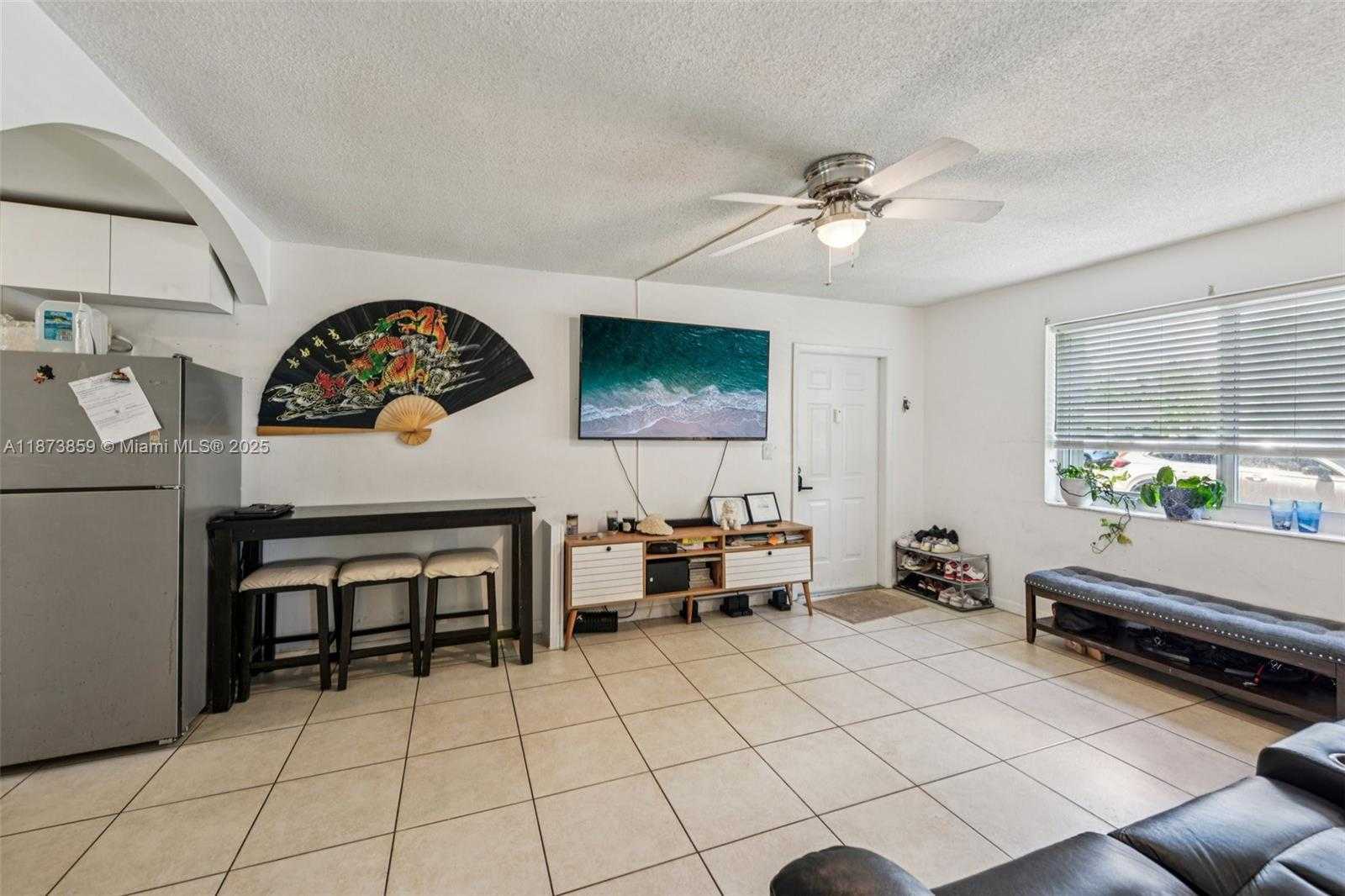 Small Image of 2210 TAYLOR ST #101, Hollywood Number 2