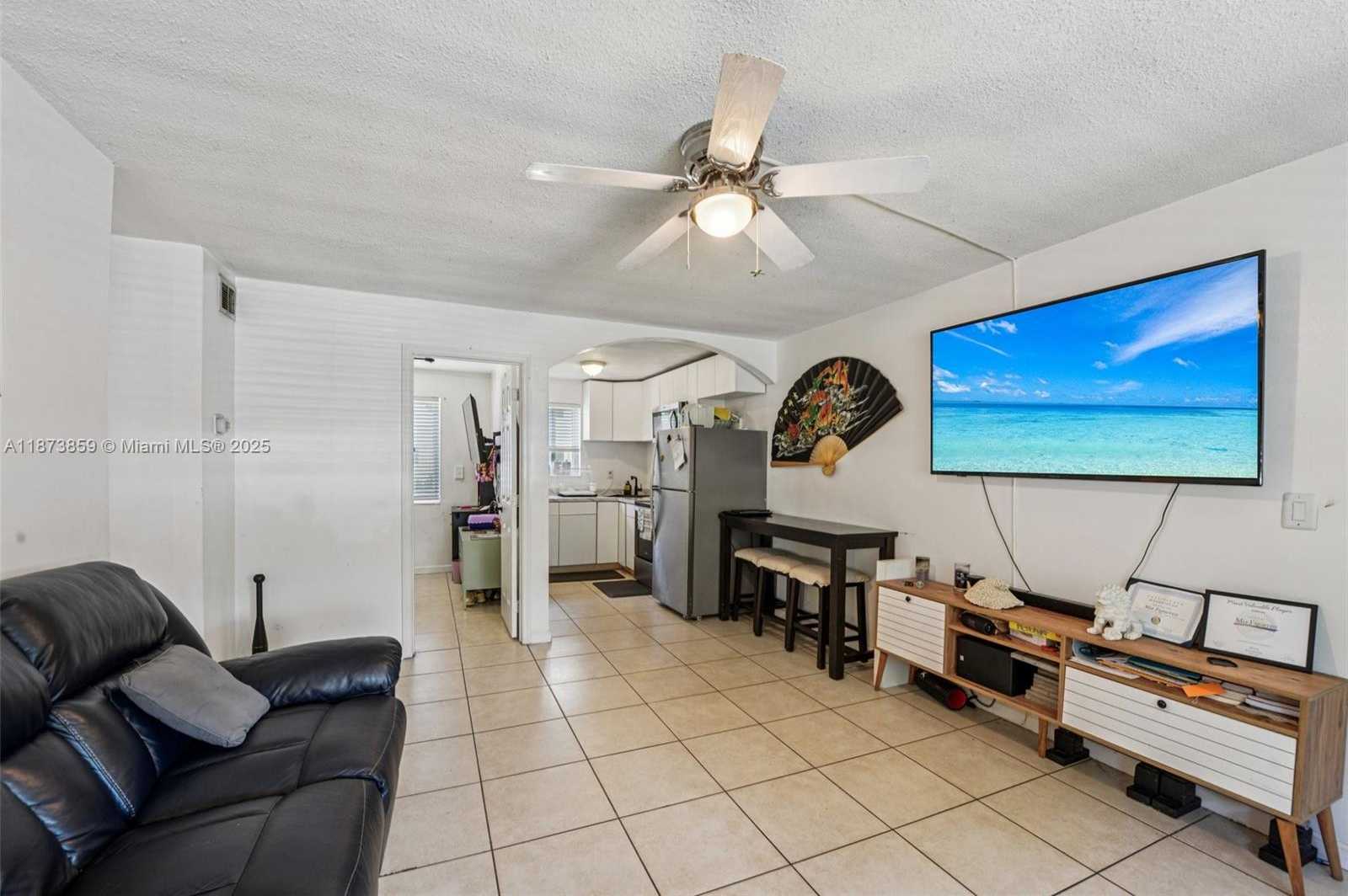 Small Image of 2210 TAYLOR ST #101, Hollywood Number 5