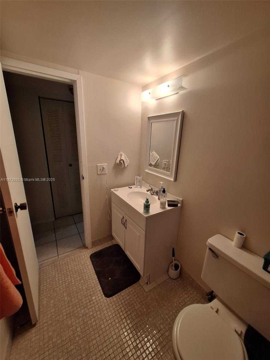 Small Image of 8401 LAGOS DE CAMPO BLVD #204V, Tamarac Number 12