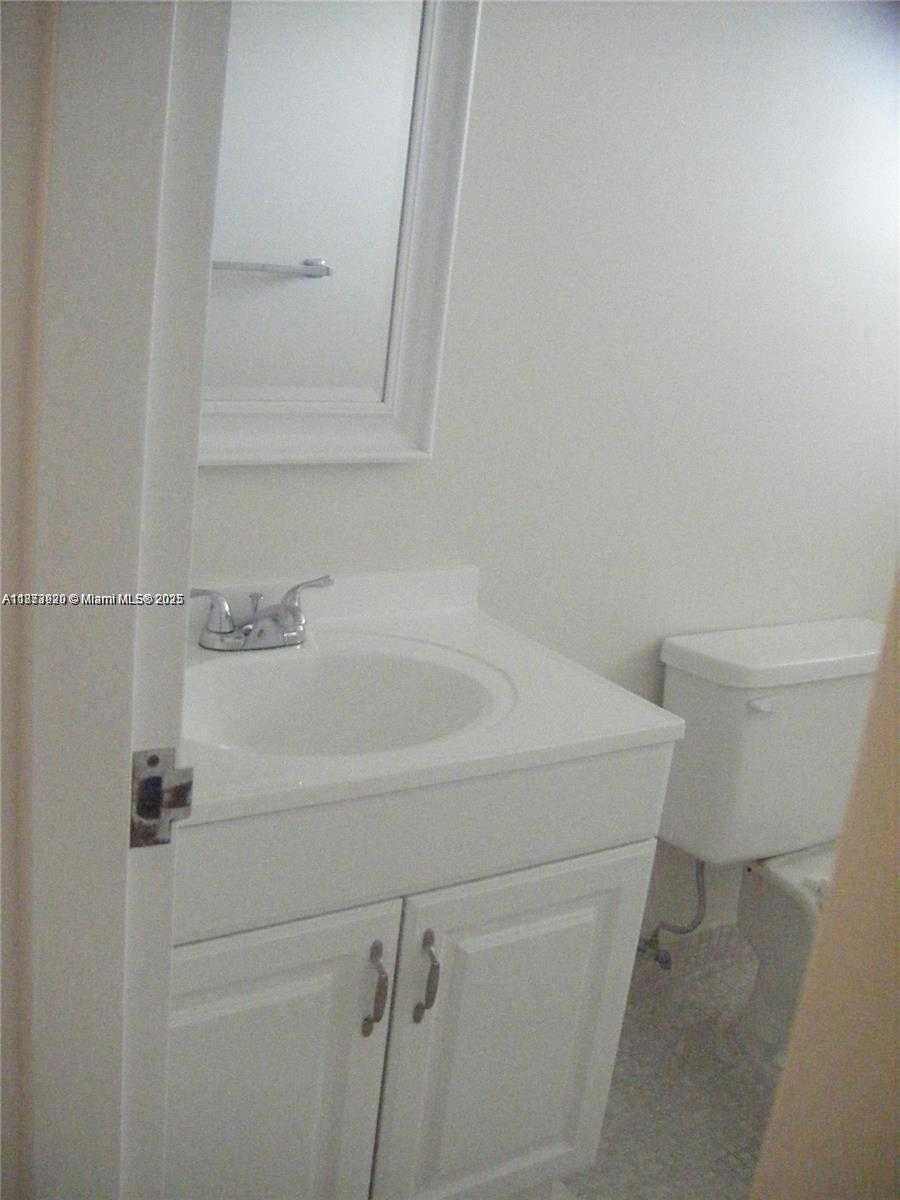 Small Image of 8401 LAGOS DE CAMPO BLVD #204V, Tamarac Number 13