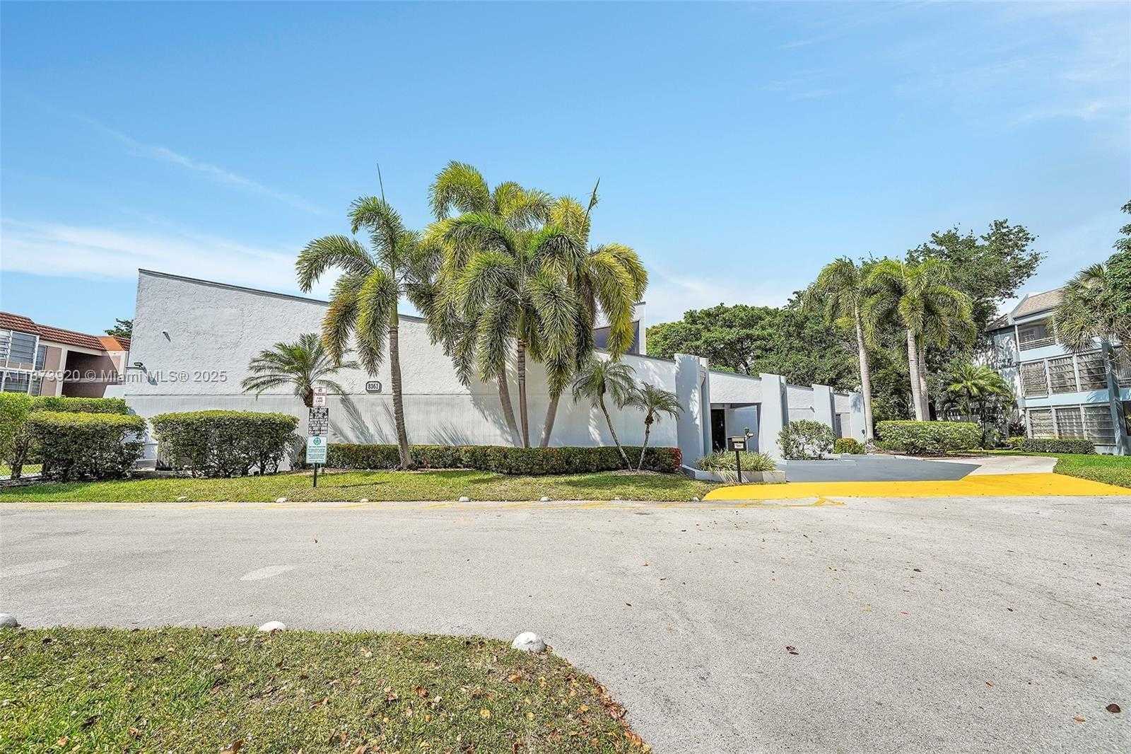 Small Image of 8401 LAGOS DE CAMPO BLVD #204V, Tamarac Number 19