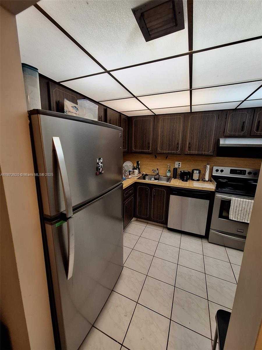 Small Image of 8401 LAGOS DE CAMPO BLVD #204V, Tamarac Number 4
