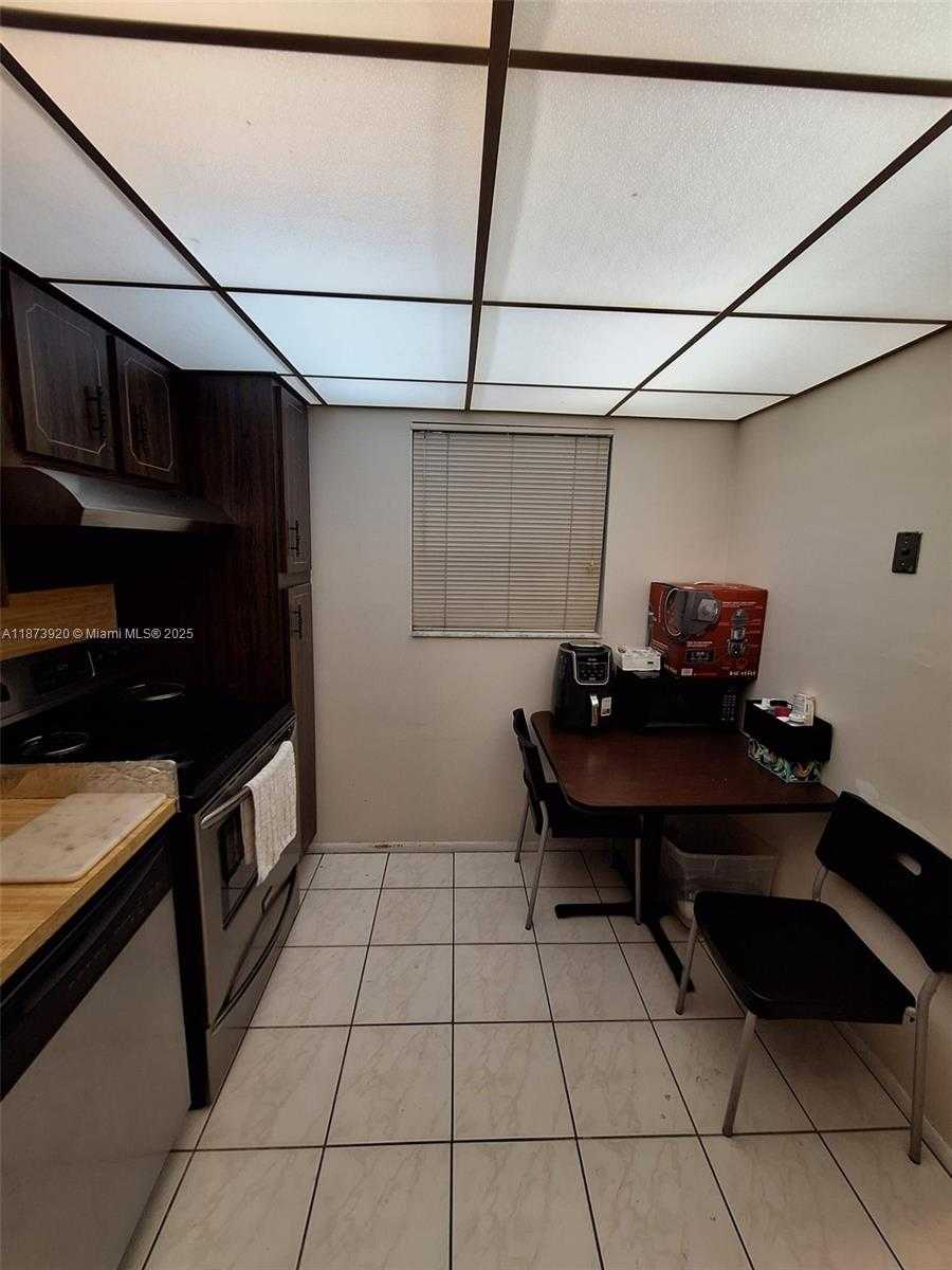 Small Image of 8401 LAGOS DE CAMPO BLVD #204V, Tamarac Number 5