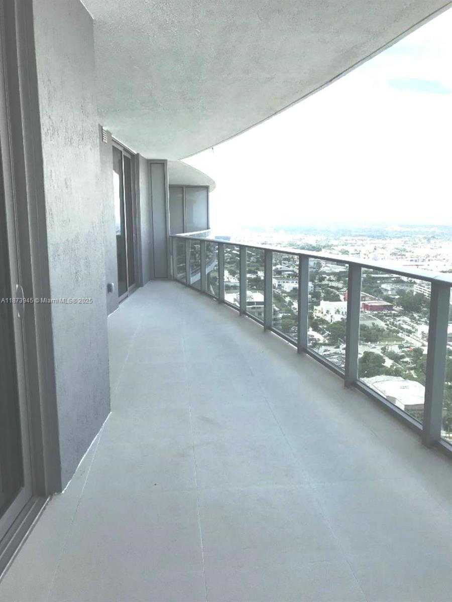 Small Image of 488 NORTH EAST 18 #3609, Miami Number 22