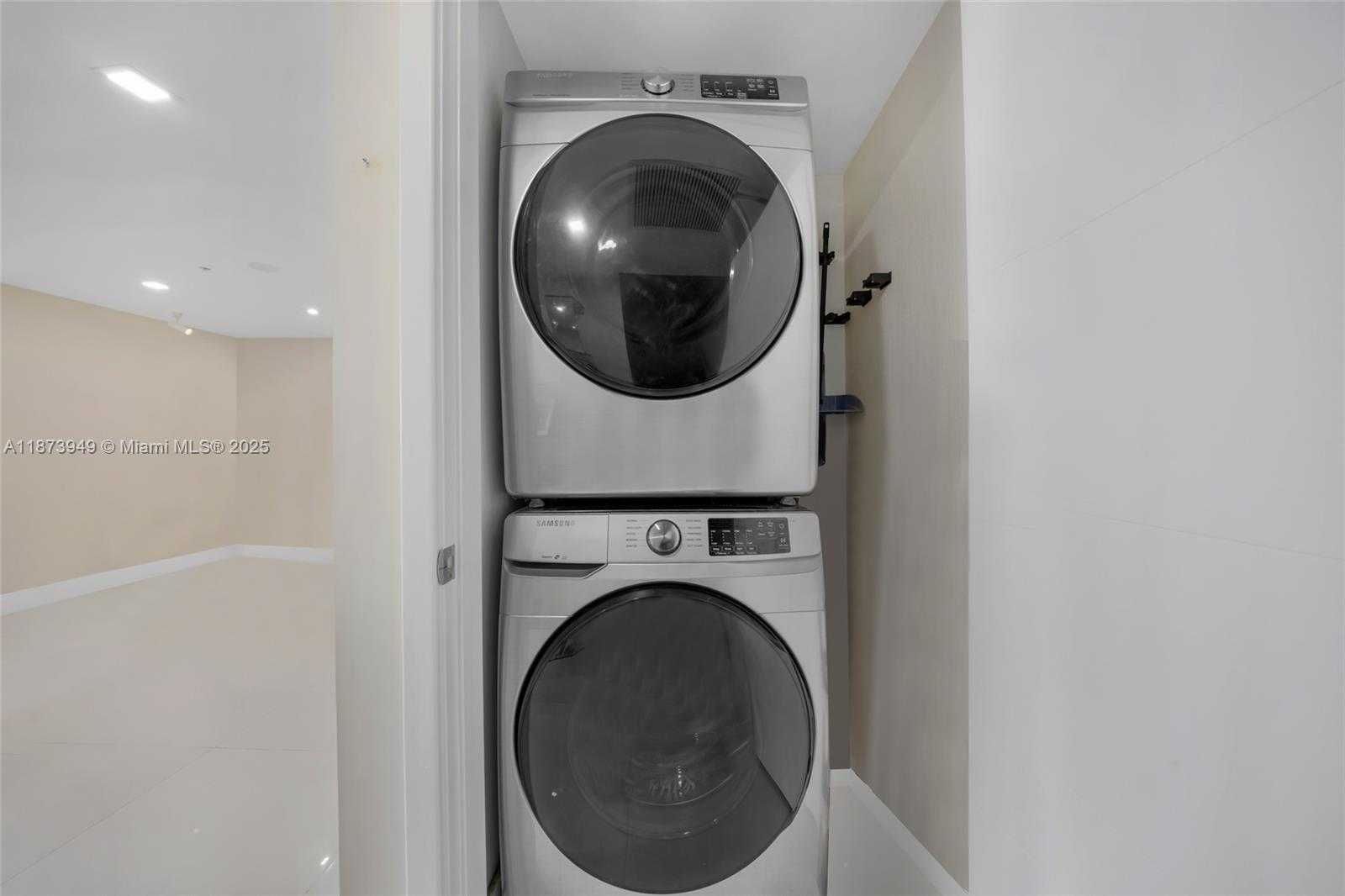 Small Image of 400 SUNNY ISLES BLVD #1603, Sunny Isles Beach Number 39
