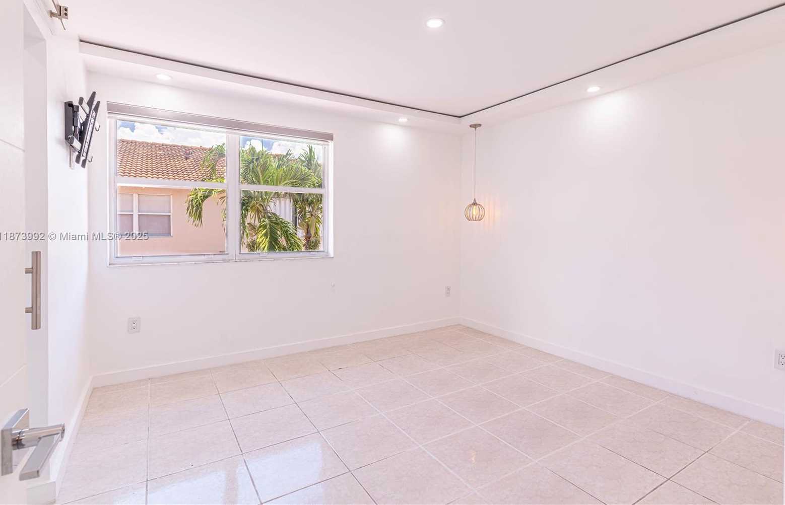 Small Image of 6355 SOUTH WEST 138TH PATH #6355, Miami Number 22