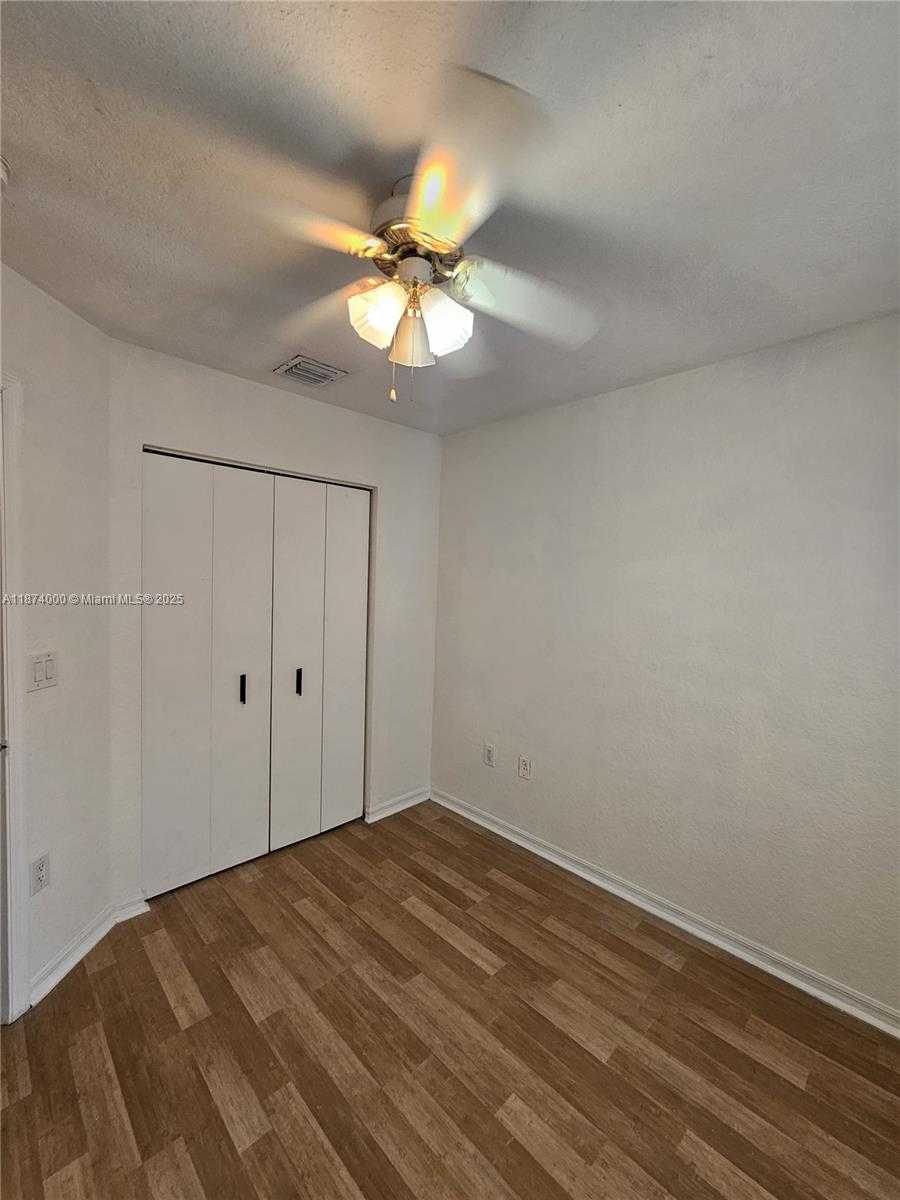 Small Image of 126 HIDDEN CT RD #27-D, Hollywood Number 10
