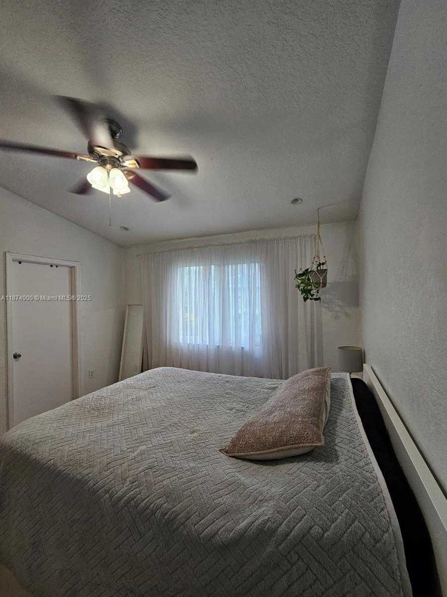 Small Image of 126 HIDDEN CT RD #27-D, Hollywood Number 8