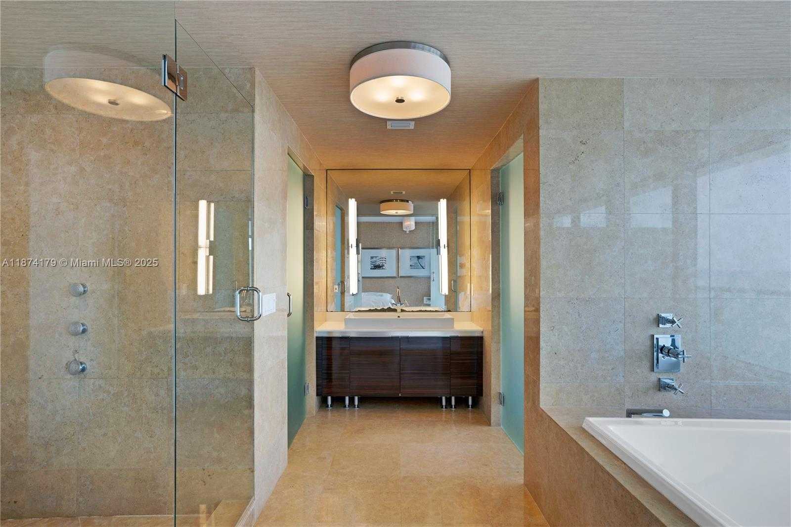 Small Image of 3737 COLLINS AVE #S-1501, Miami Beach Number 8