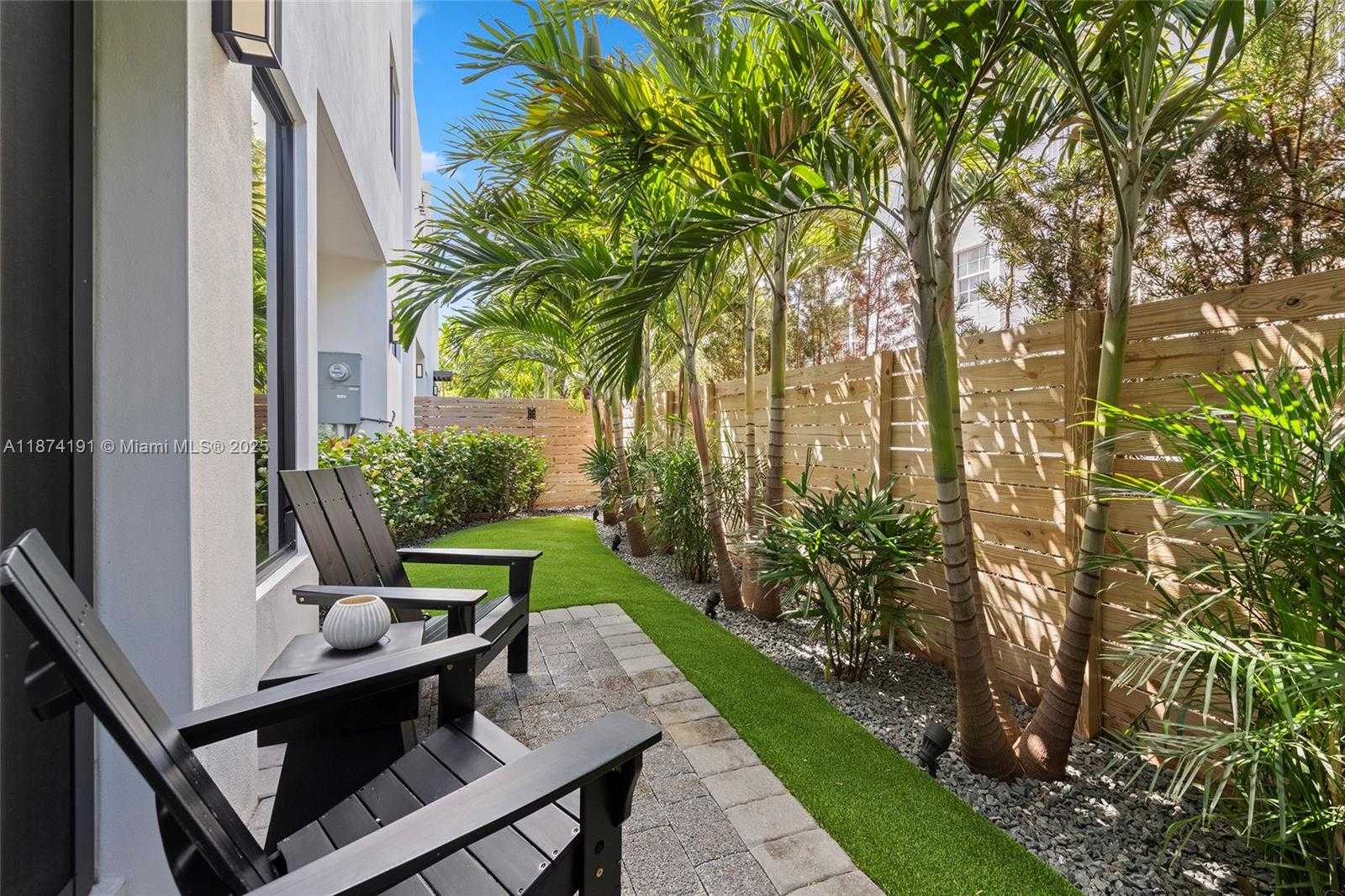 Small Image of 2679 NORTH EAST 8TH AVE, Wilton Manors Number 12