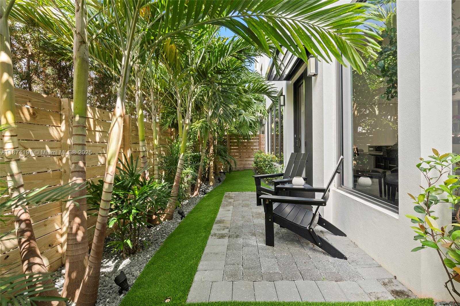 Small Image of 2679 NORTH EAST 8TH AVE, Wilton Manors Number 13