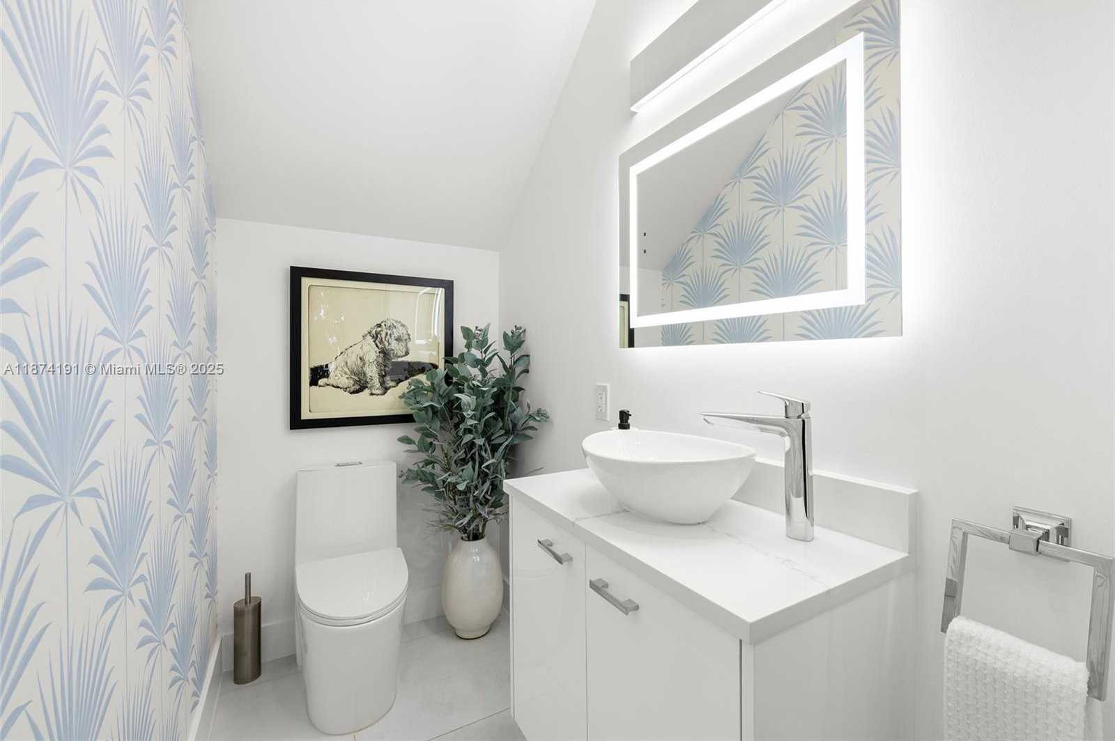 Small Image of 2679 NORTH EAST 8TH AVE, Wilton Manors Number 14