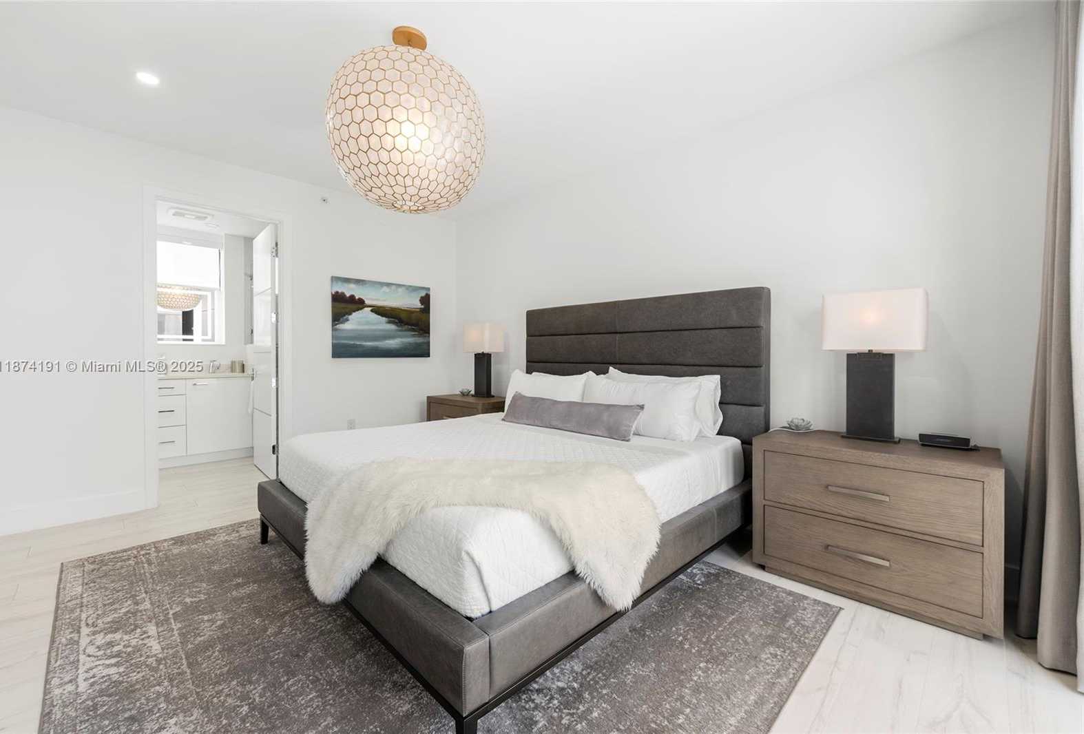 Small Image of 2679 NORTH EAST 8TH AVE, Wilton Manors Number 19