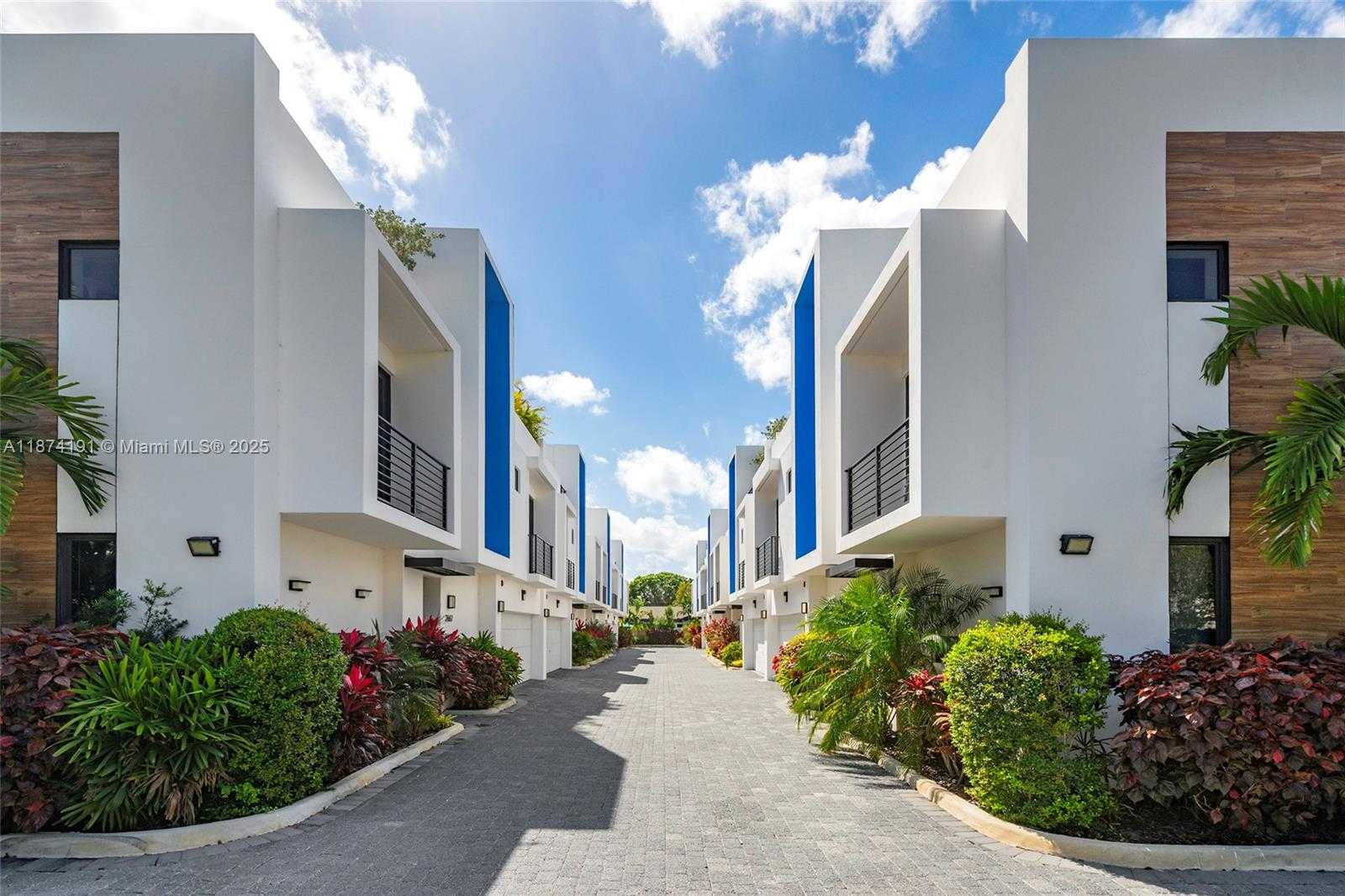 Small Image of 2679 NORTH EAST 8TH AVE, Wilton Manors Number 2