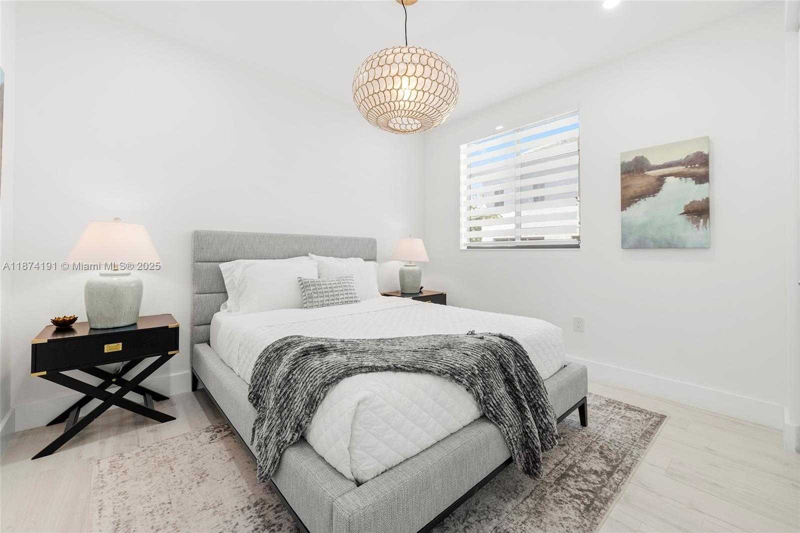 Small Image of 2679 NORTH EAST 8TH AVE, Wilton Manors Number 23