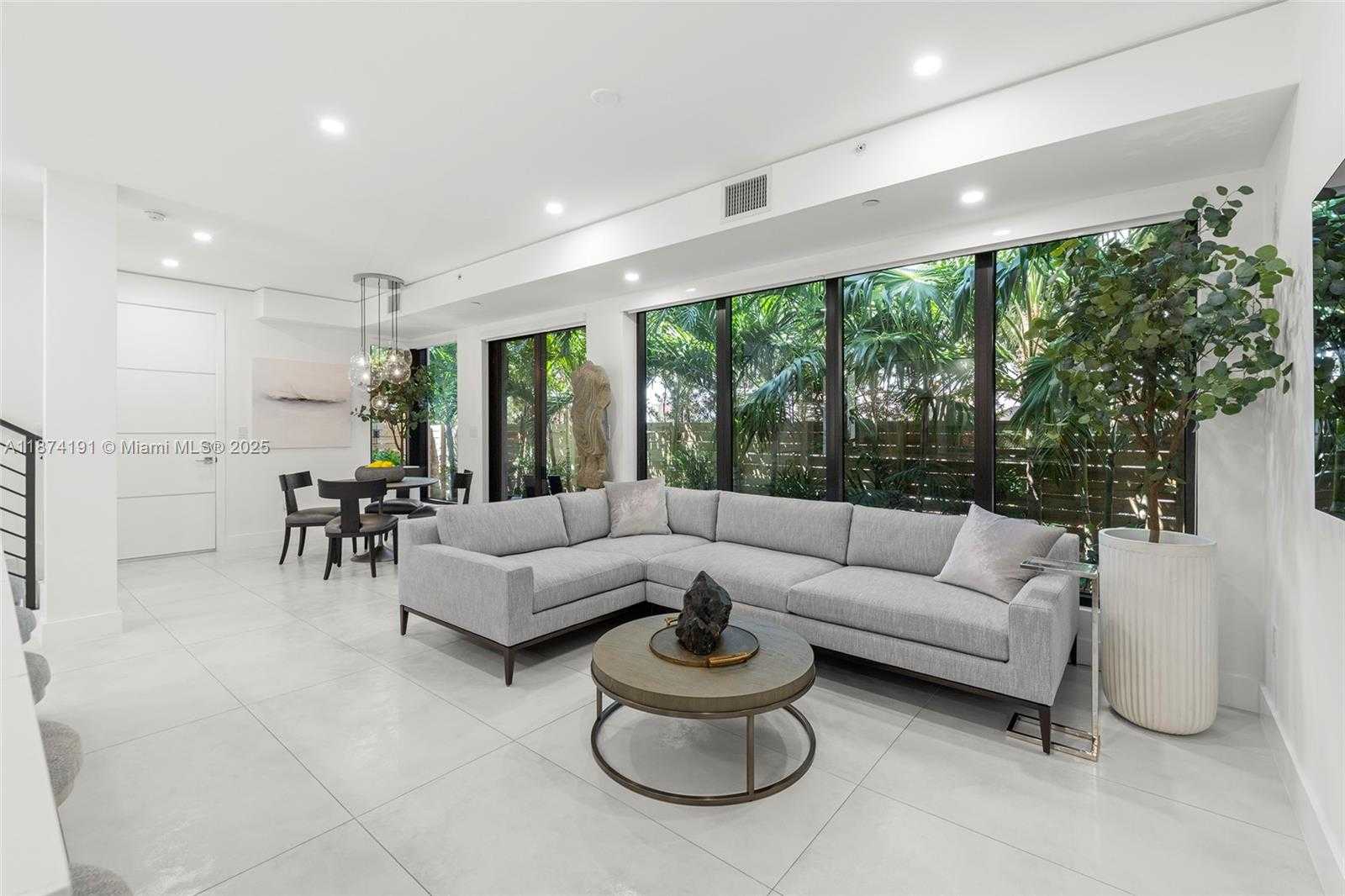 Small Image of 2679 NORTH EAST 8TH AVE, Wilton Manors Number 5