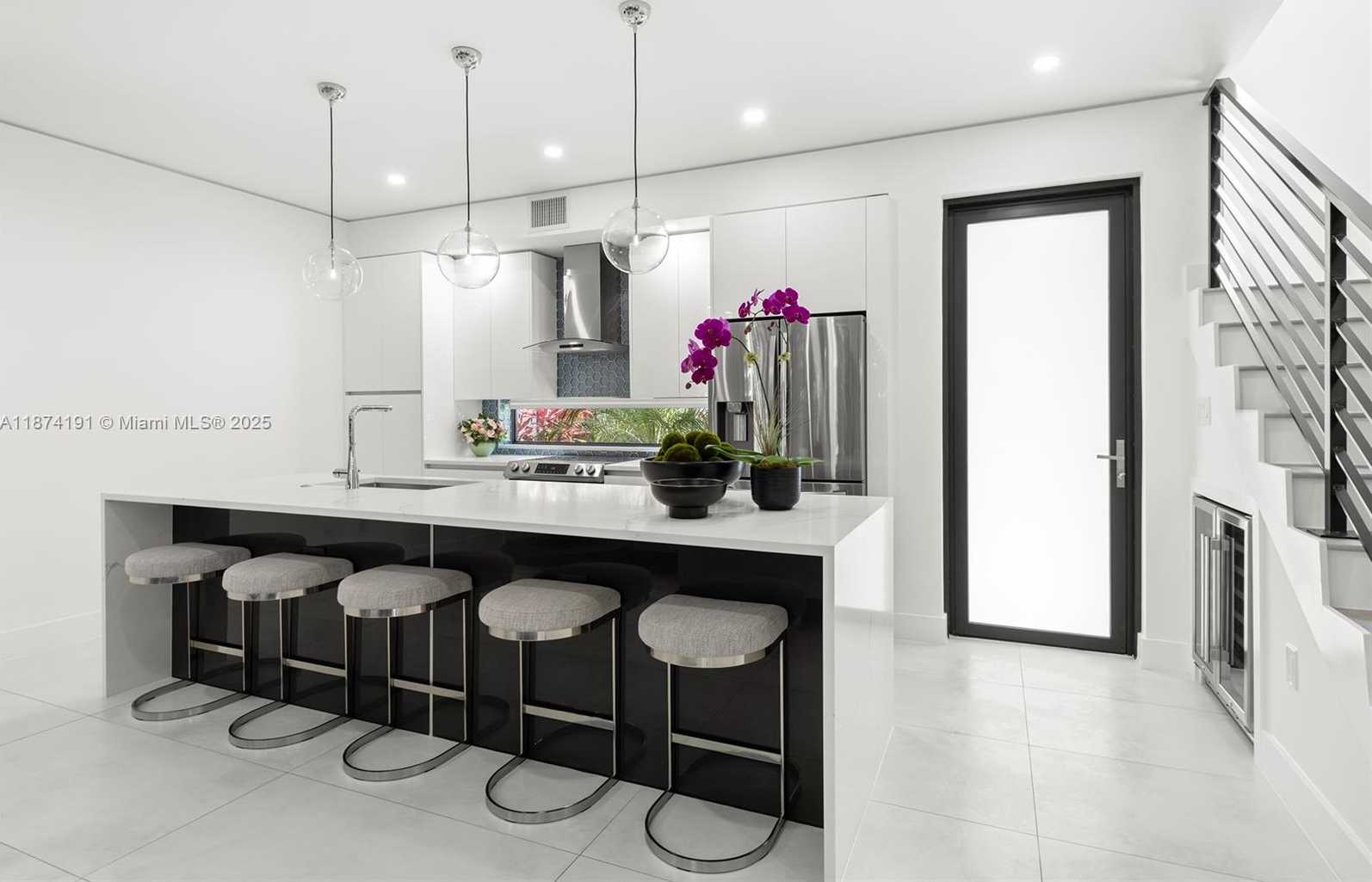 Small Image of 2679 NORTH EAST 8TH AVE, Wilton Manors Number 8