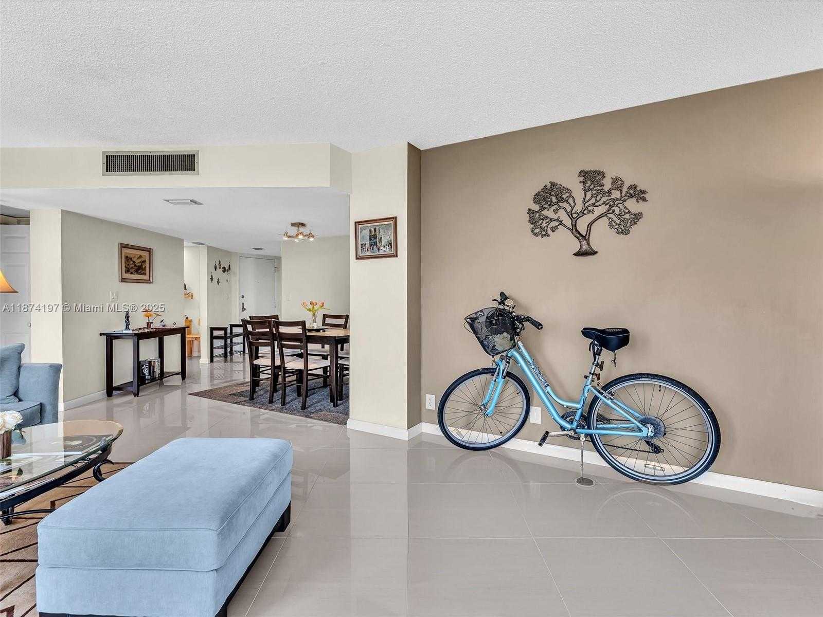Small Image of 20400 WEST COUNTRY CLUB DR #605, Aventura Number 16