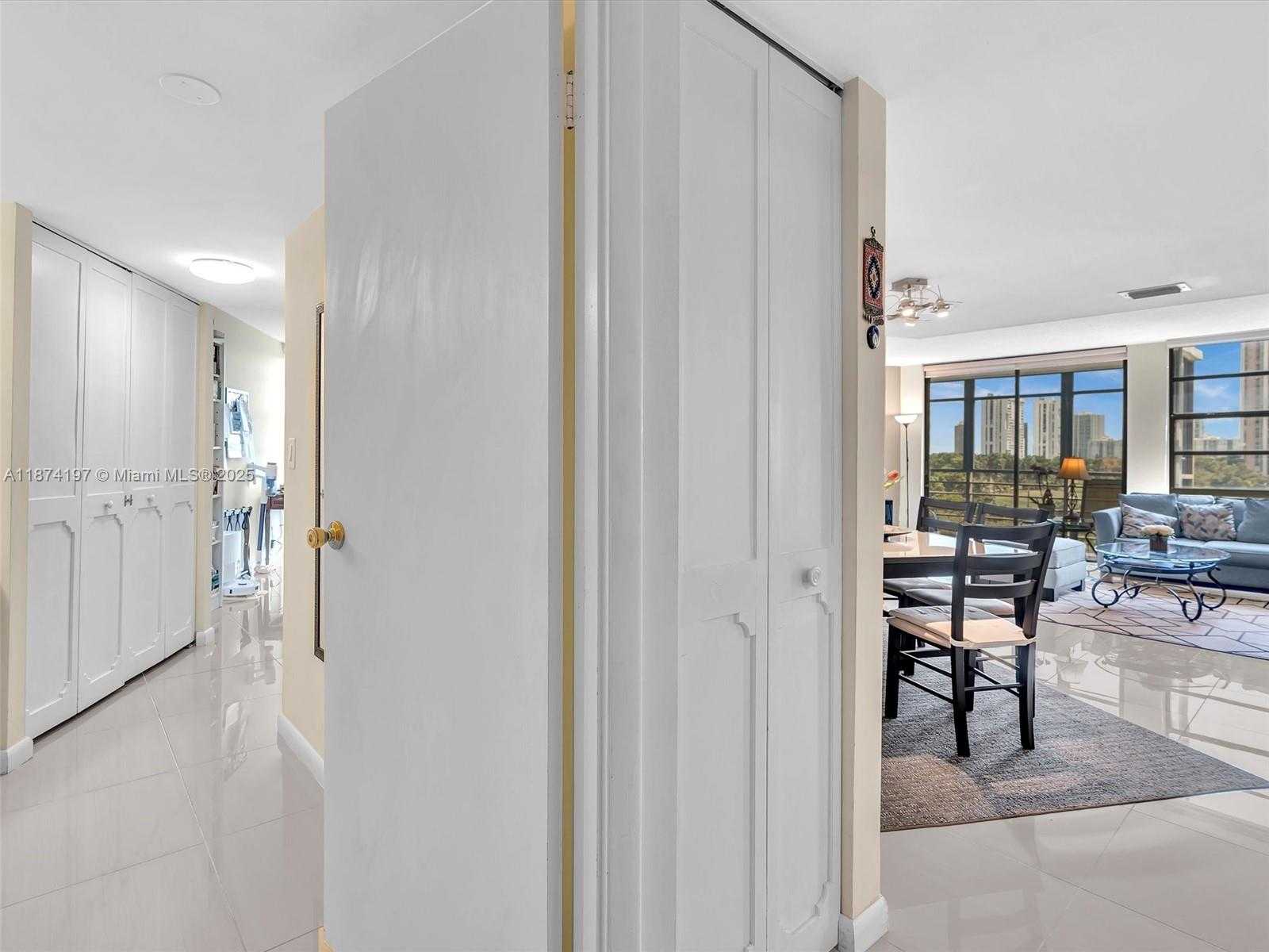 Small Image of 20400 WEST COUNTRY CLUB DR #605, Aventura Number 2