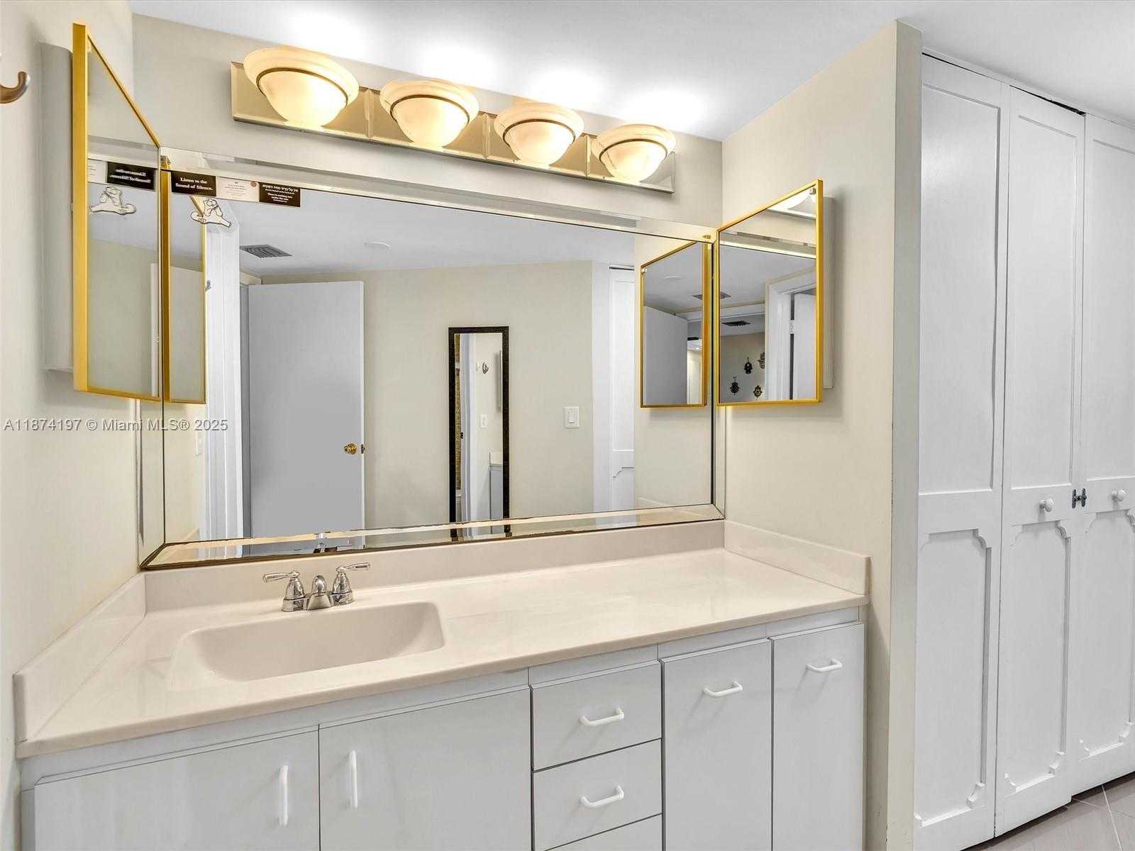 Small Image of 20400 WEST COUNTRY CLUB DR #605, Aventura Number 21