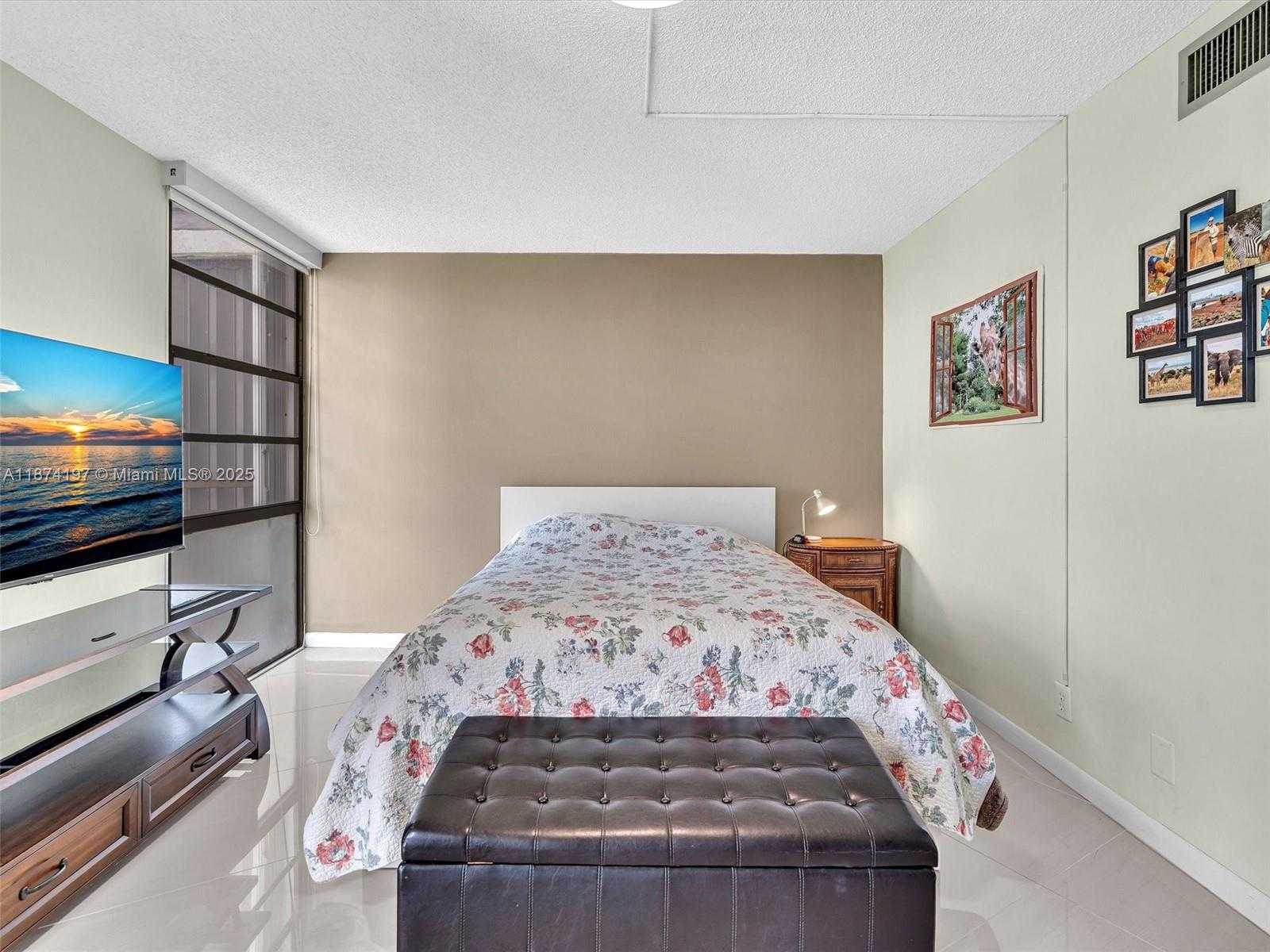 Small Image of 20400 WEST COUNTRY CLUB DR #605, Aventura Number 26