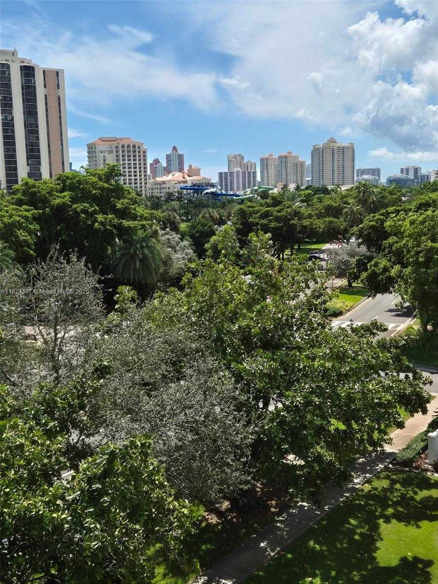 Small Image of 20400 WEST COUNTRY CLUB DR #605, Aventura Number 36