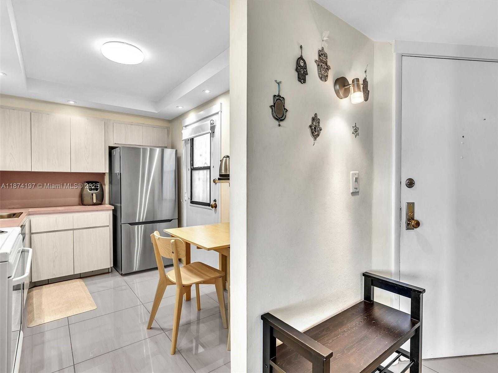 Small Image of 20400 WEST COUNTRY CLUB DR #605, Aventura Number 4
