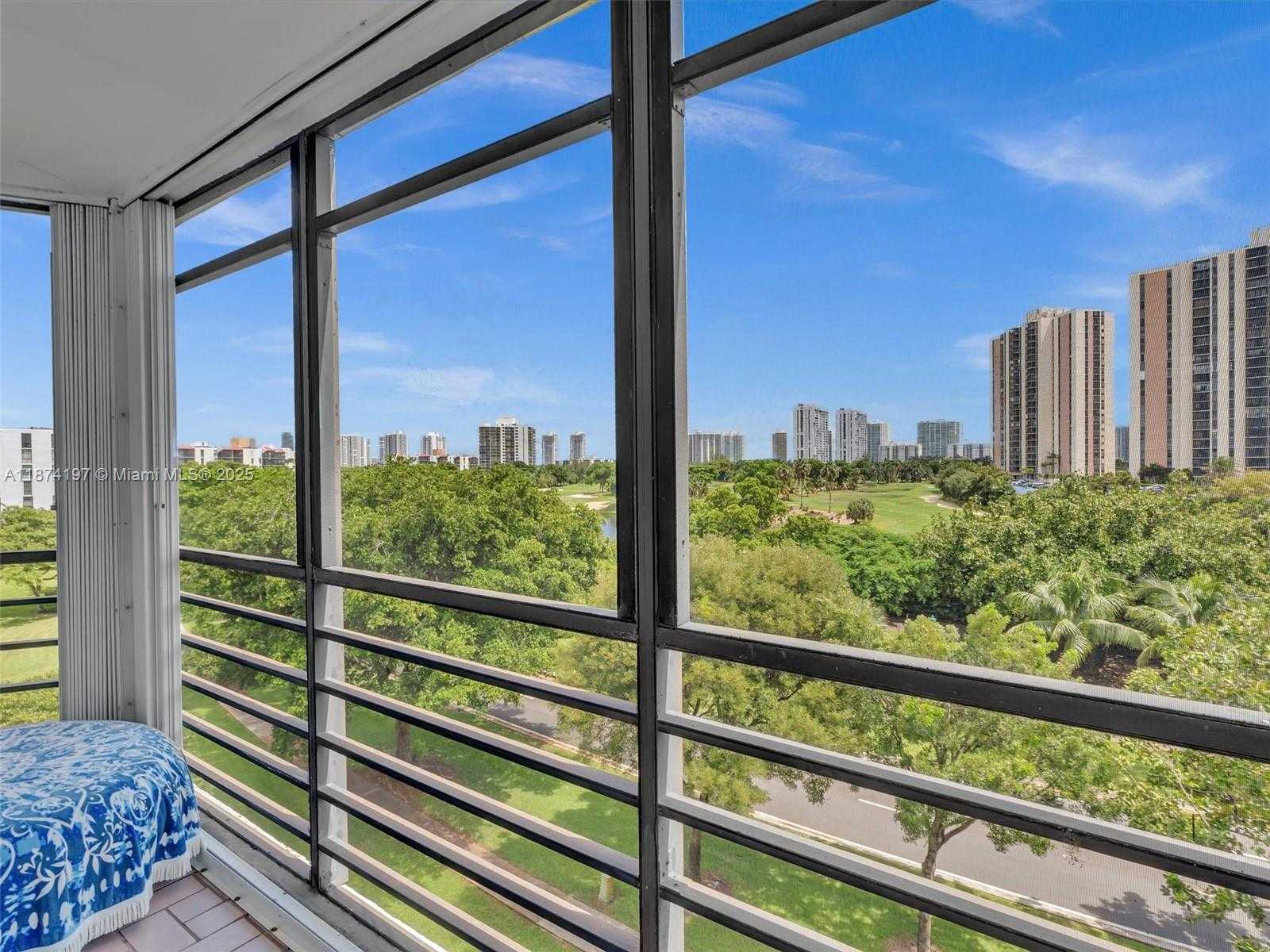 Small Image of 20400 WEST COUNTRY CLUB DR #605, Aventura Number 40