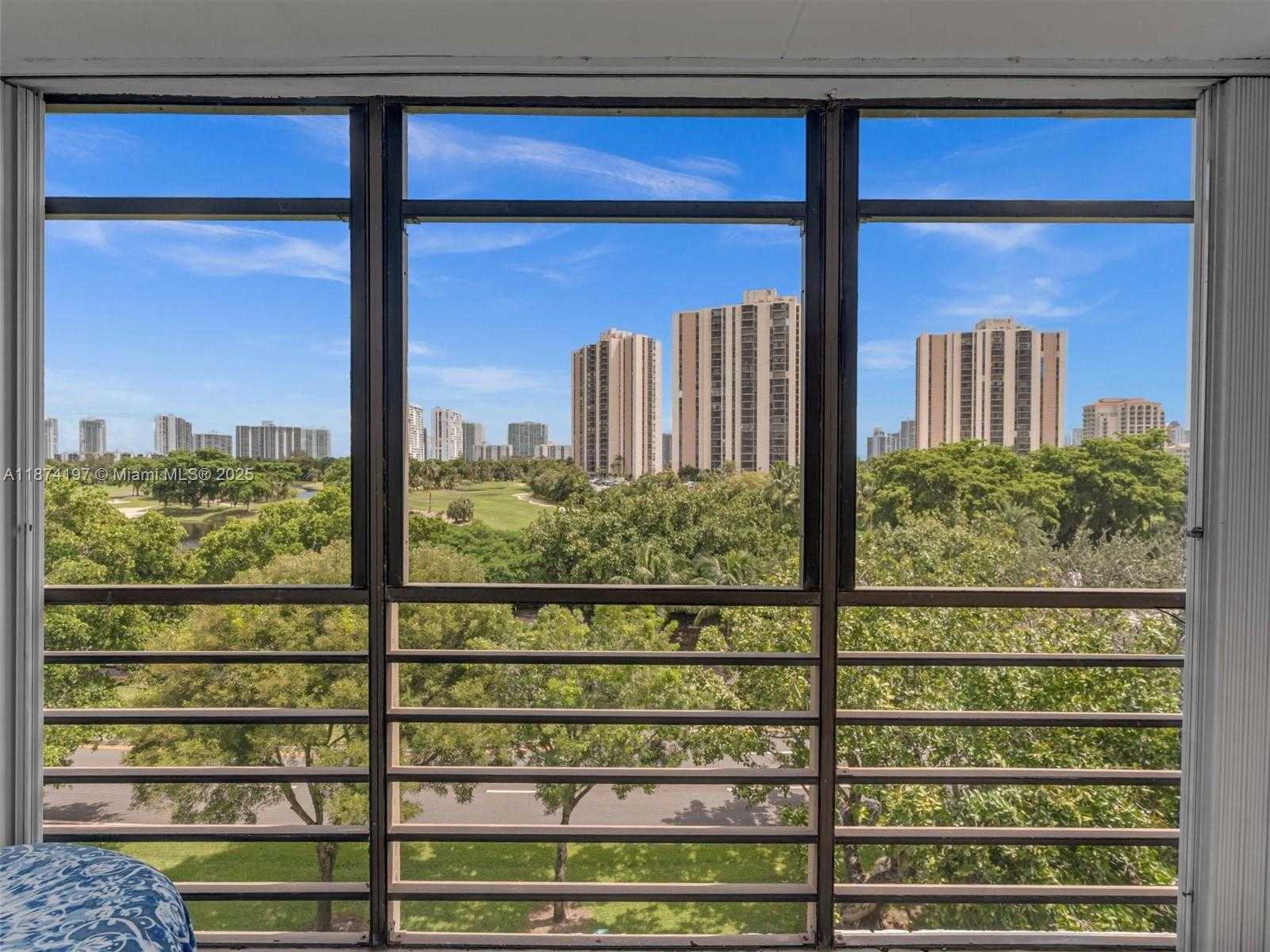 Small Image of 20400 WEST COUNTRY CLUB DR #605, Aventura Number 43
