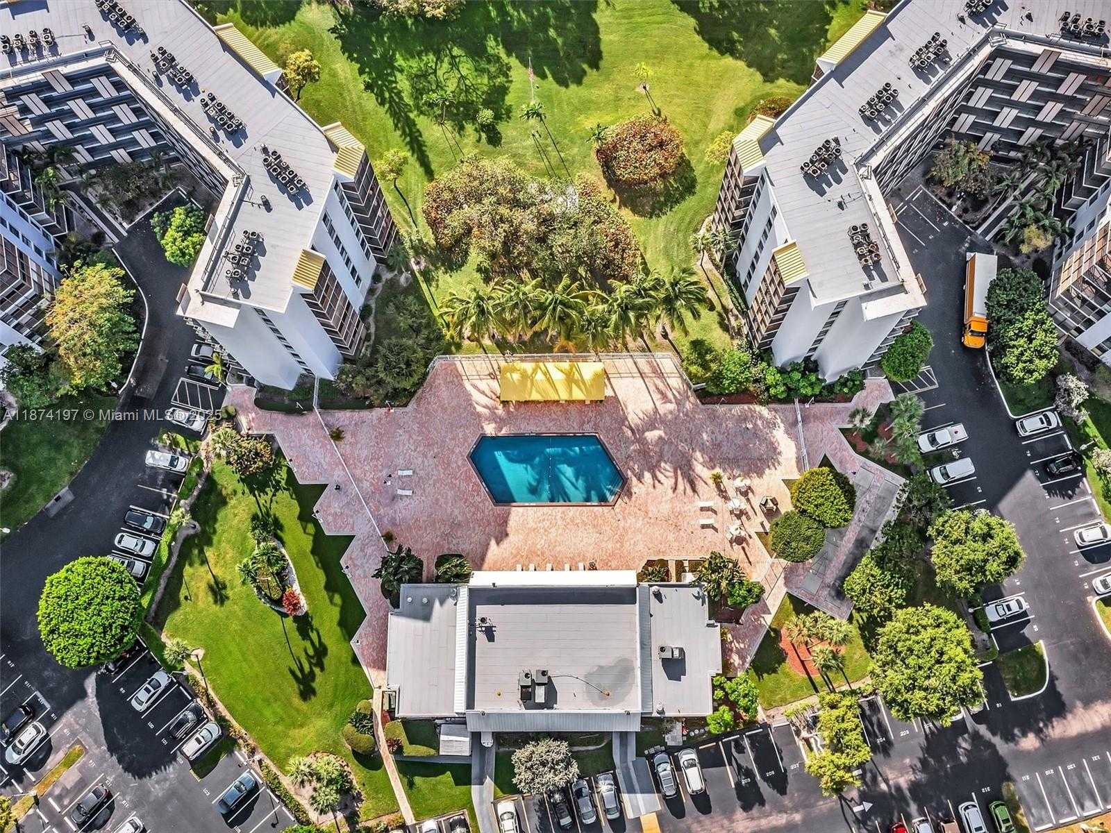Small Image of 20400 WEST COUNTRY CLUB DR #605, Aventura Number 50