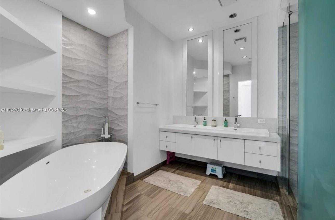 Small Image of 900 BRICKELL KEY BLVD #2904, Miami Number 11