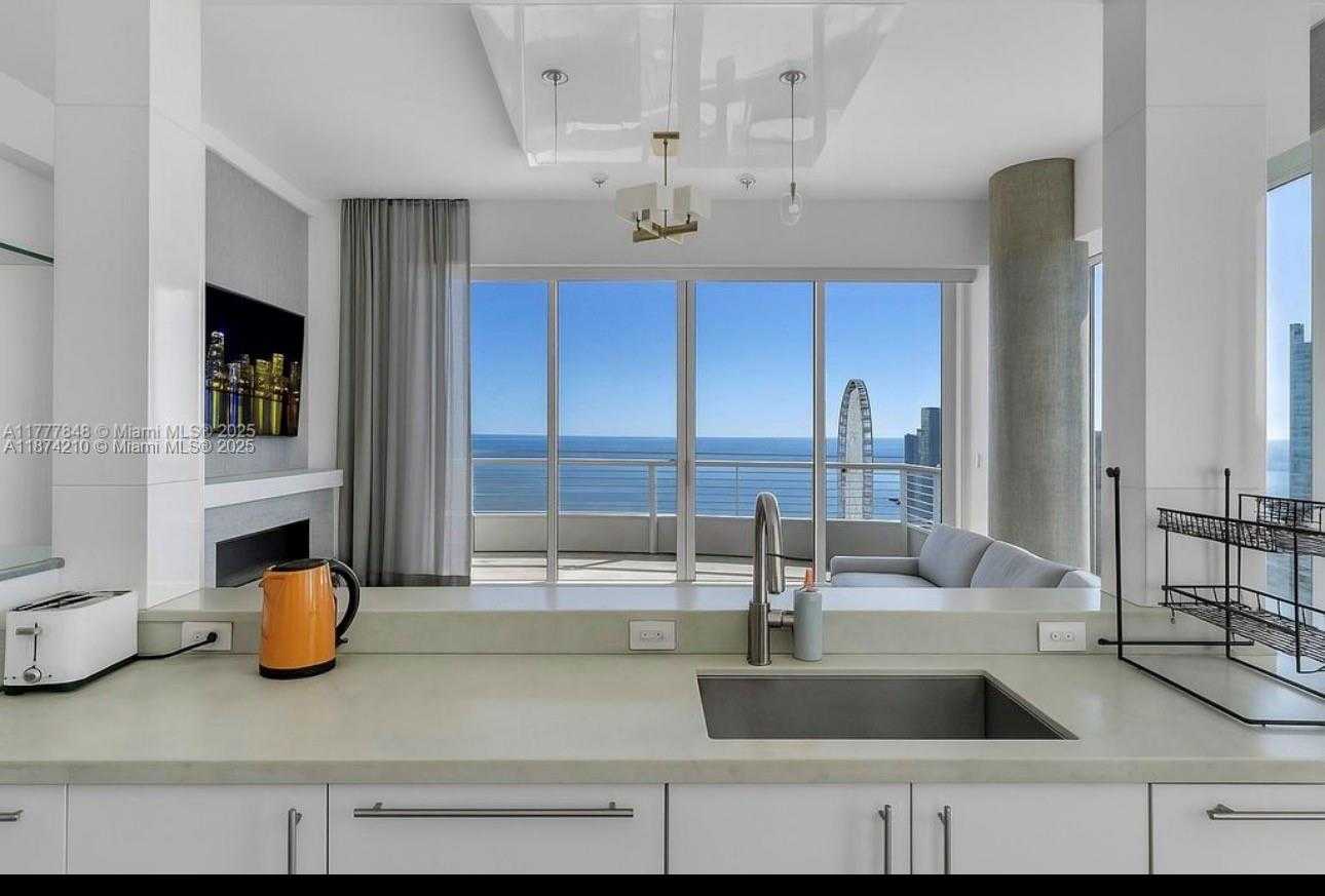Small Image of 900 BRICKELL KEY BLVD #2904, Miami Number 12