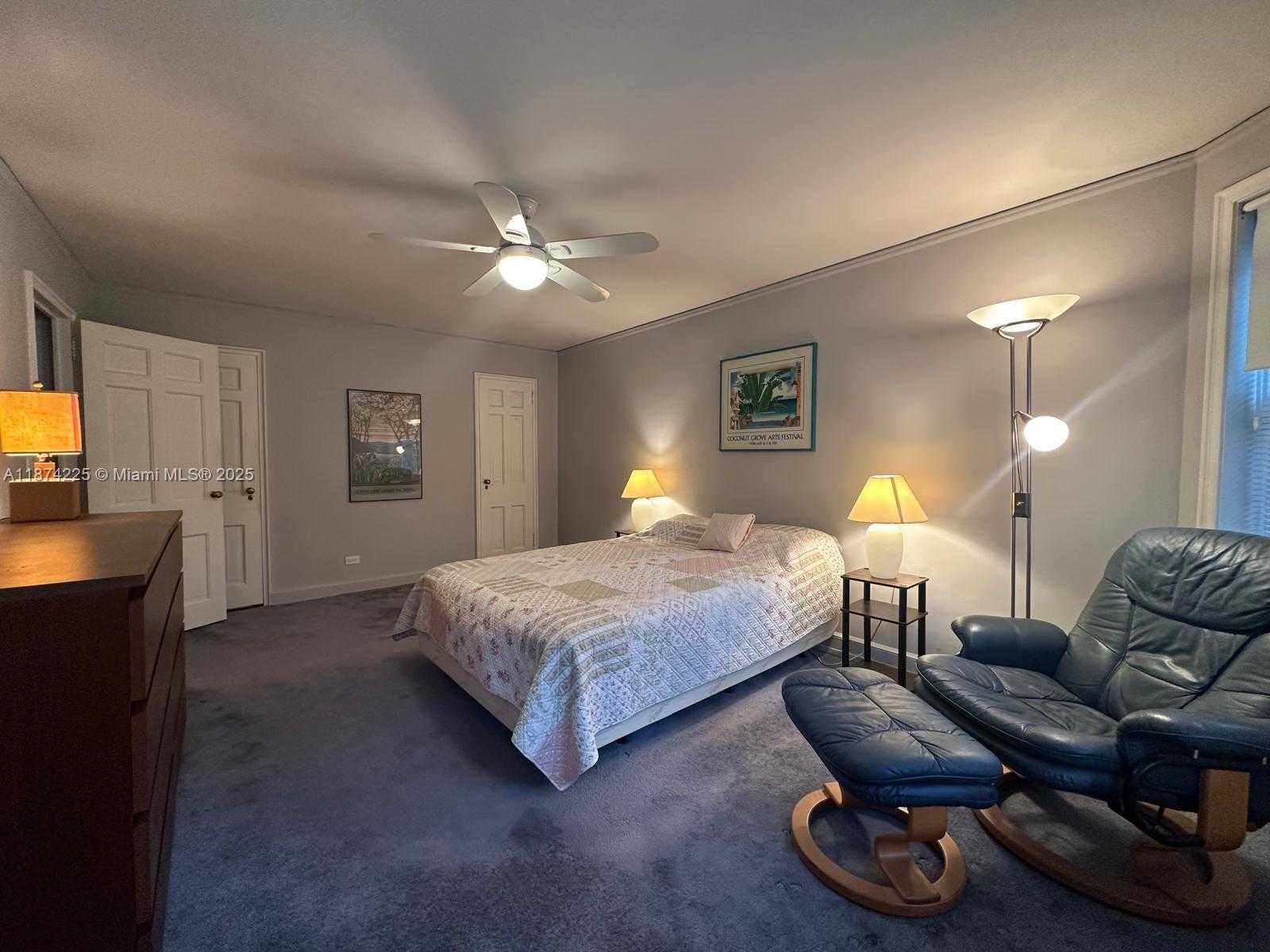 Small Image of 1 CHATEAUX CIRCLE #1D, Out of City Number 16