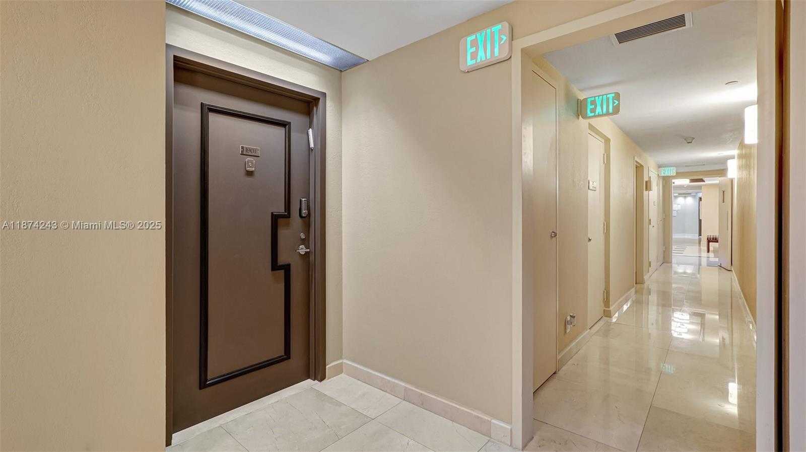 Small Image of 3598 YACHT CLUB DR #1901, Aventura Number 2