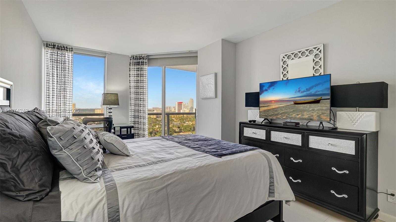 Small Image of 3598 YACHT CLUB DR #1901, Aventura Number 21