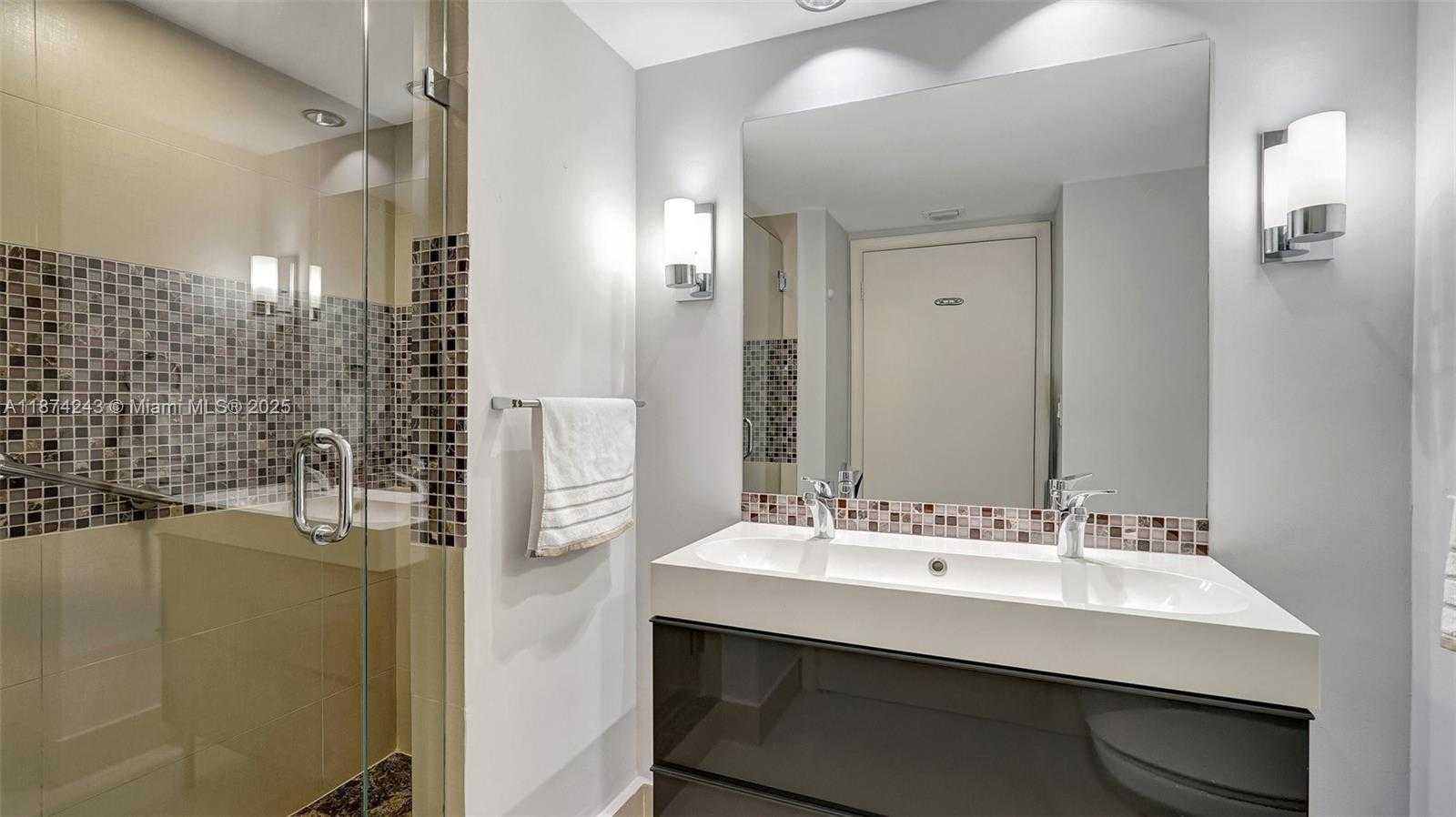 Small Image of 3598 YACHT CLUB DR #1901, Aventura Number 22