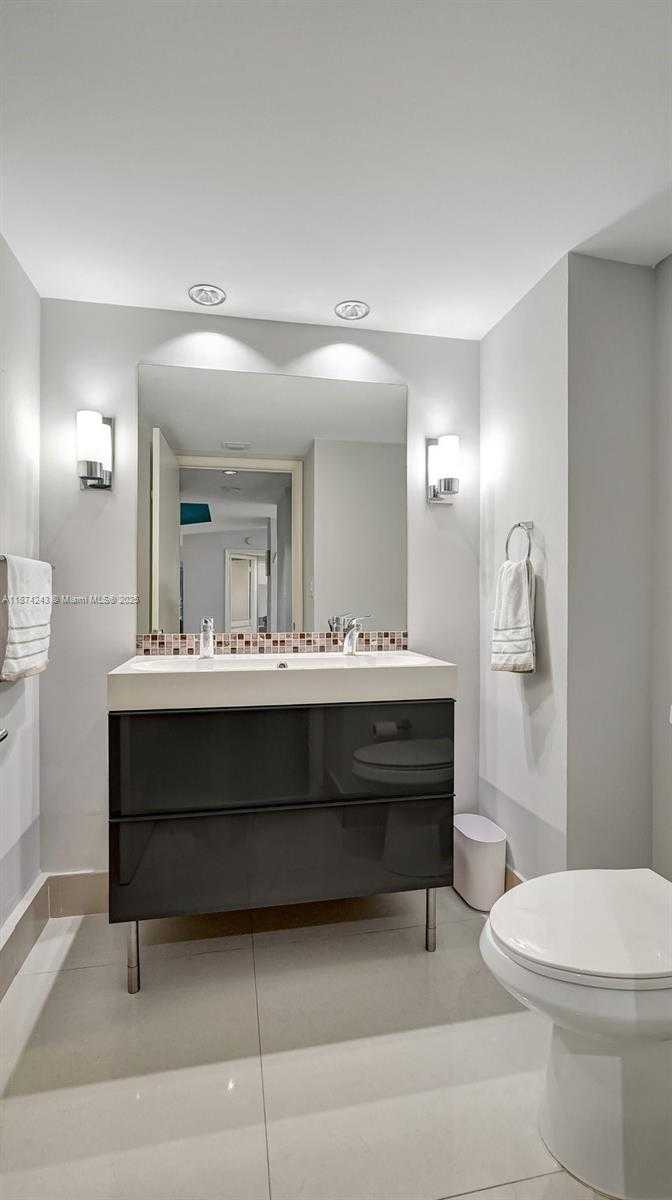 Small Image of 3598 YACHT CLUB DR #1901, Aventura Number 23