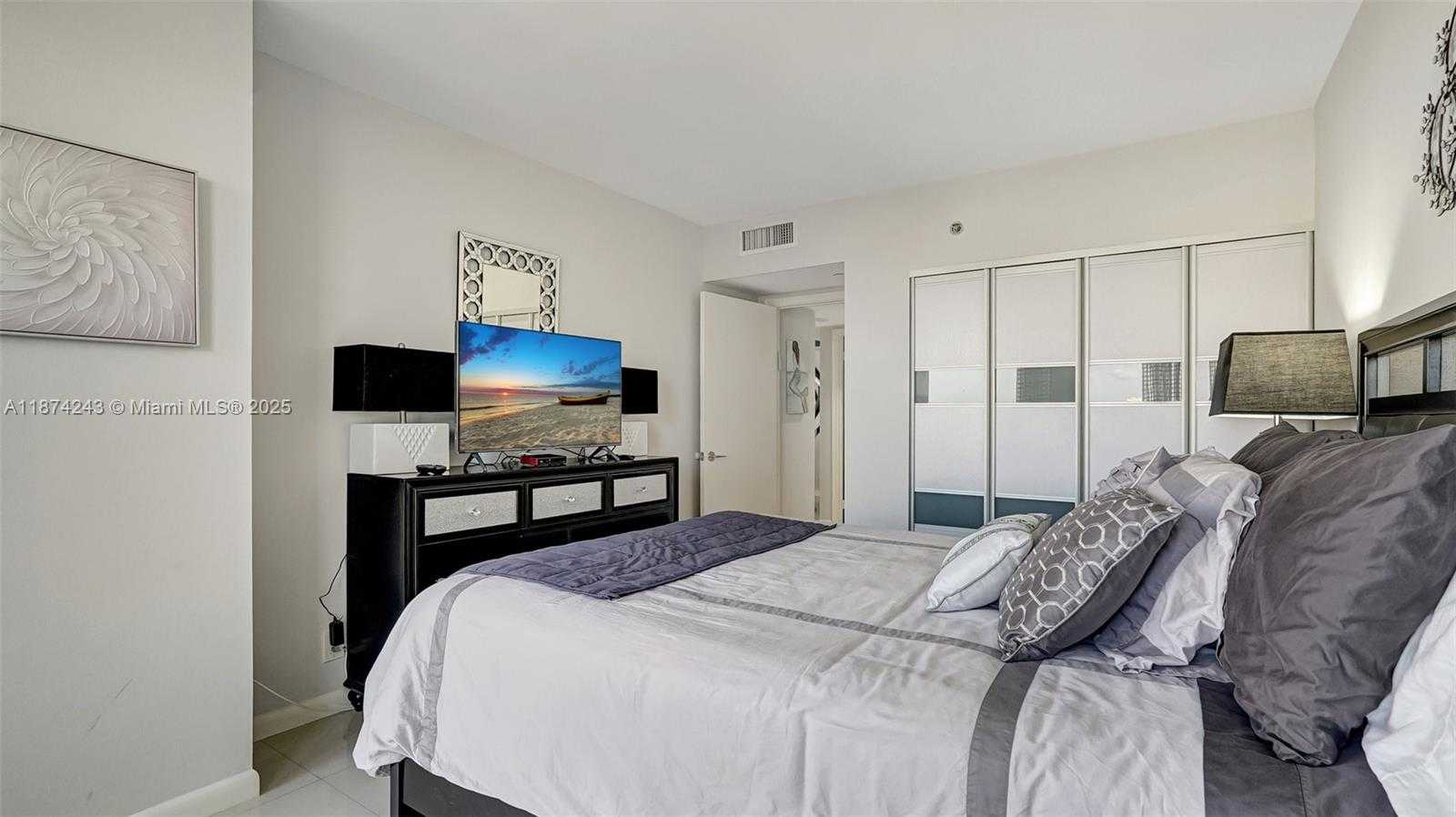 Small Image of 3598 YACHT CLUB DR #1901, Aventura Number 26